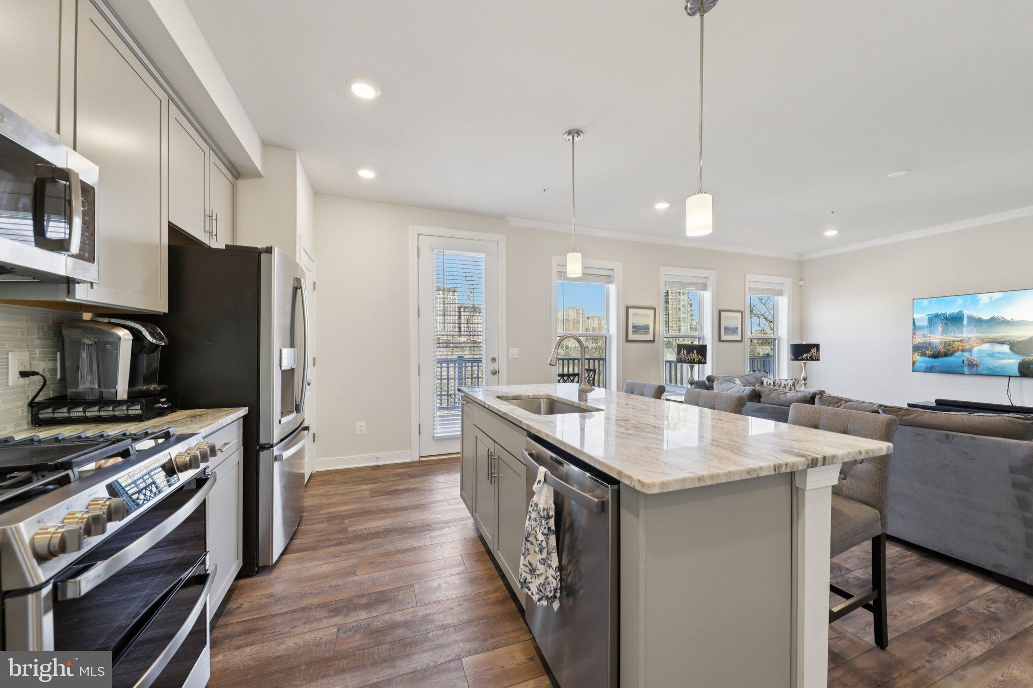 HUNTINGTON CROSSING - Residential