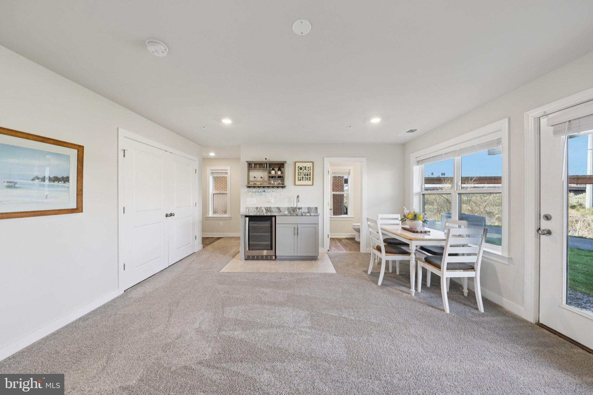 HUNTINGTON CROSSING - Residential