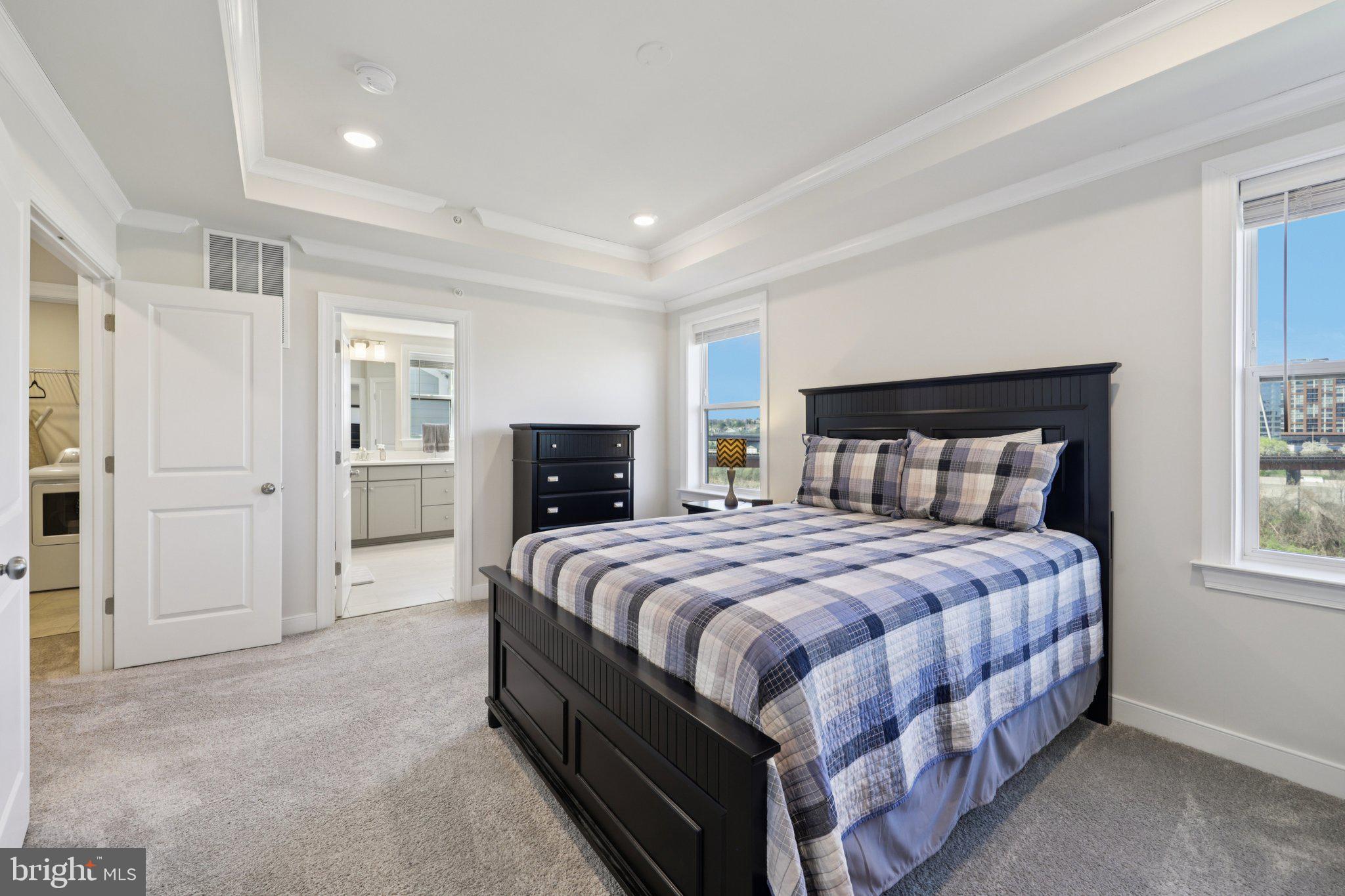HUNTINGTON CROSSING - Residential