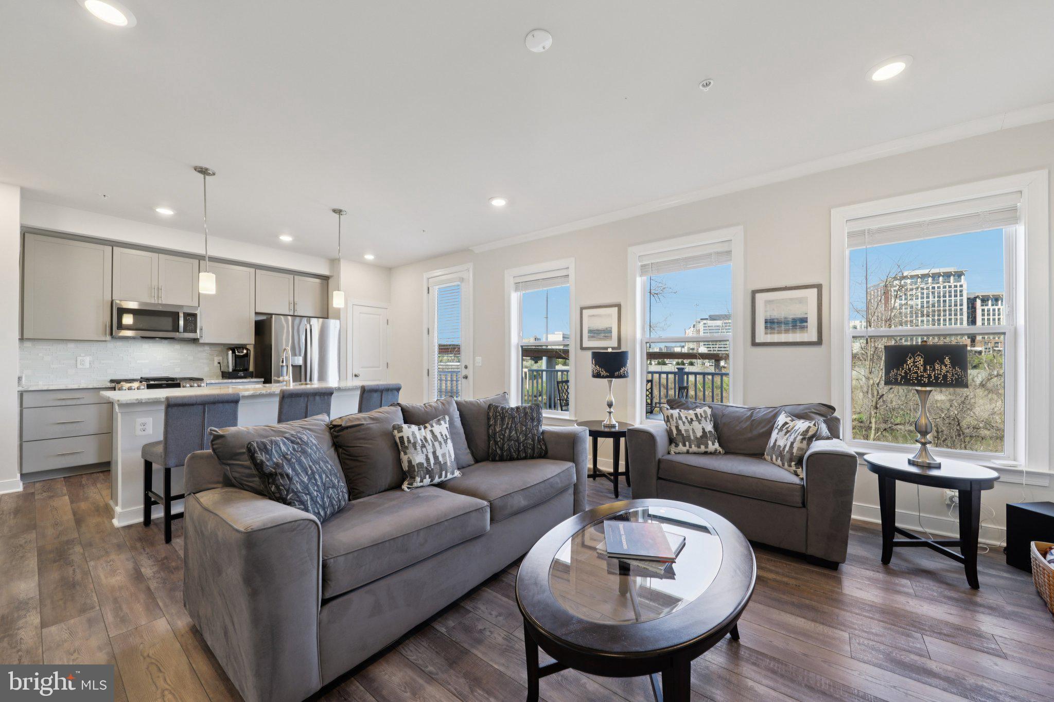 HUNTINGTON CROSSING - Residential