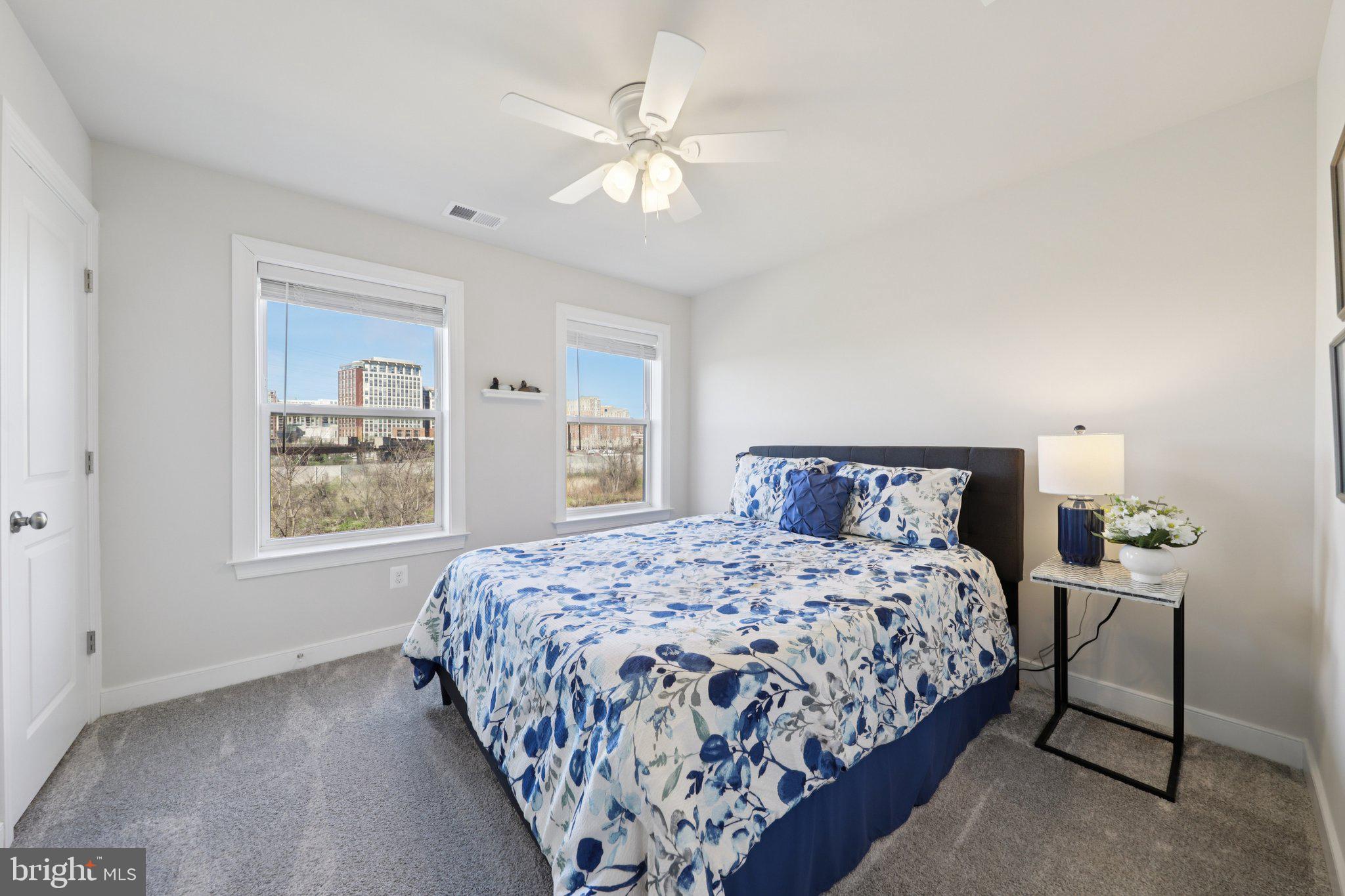 HUNTINGTON CROSSING - Residential