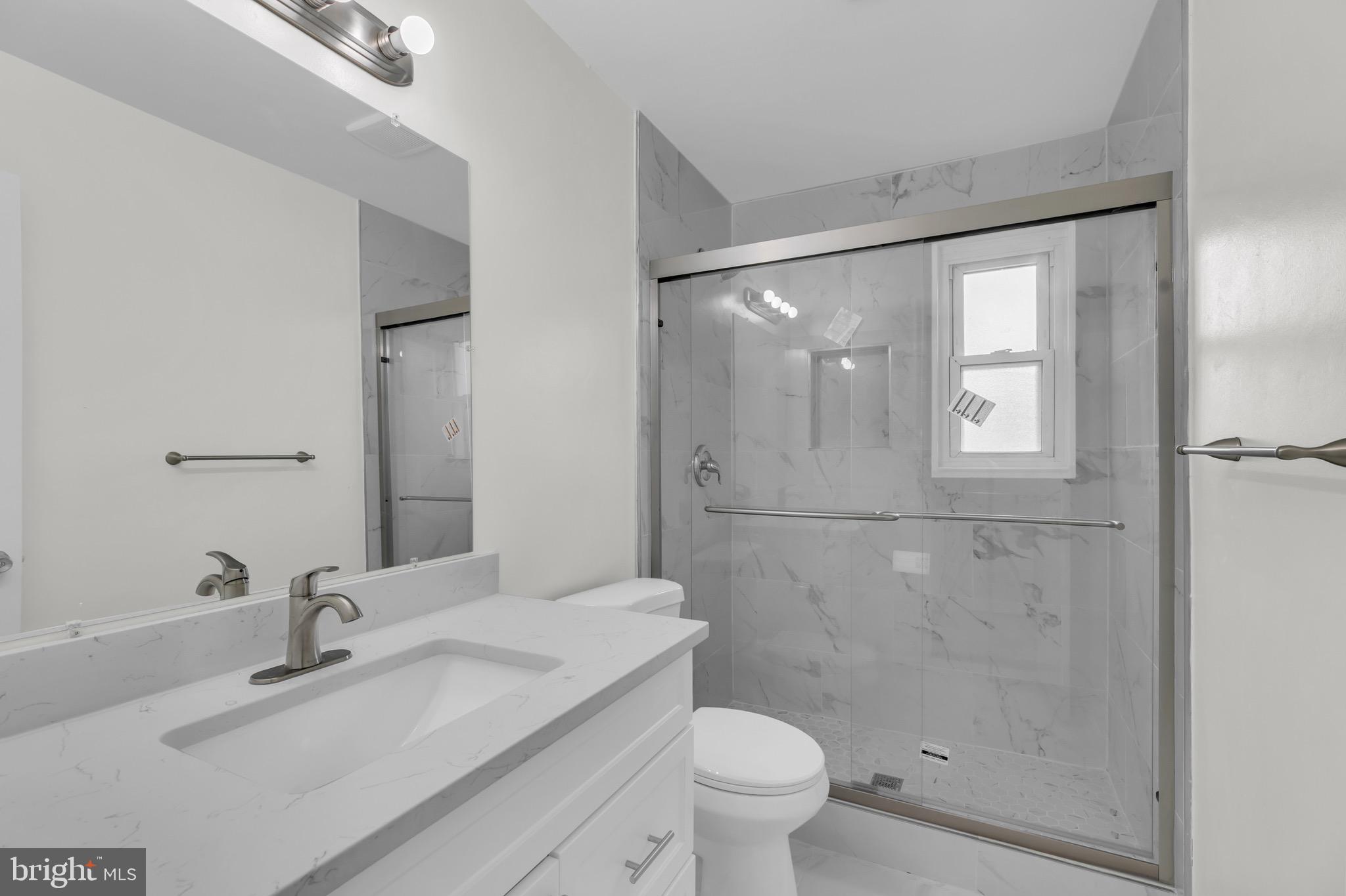 LYNBROOK - Residential