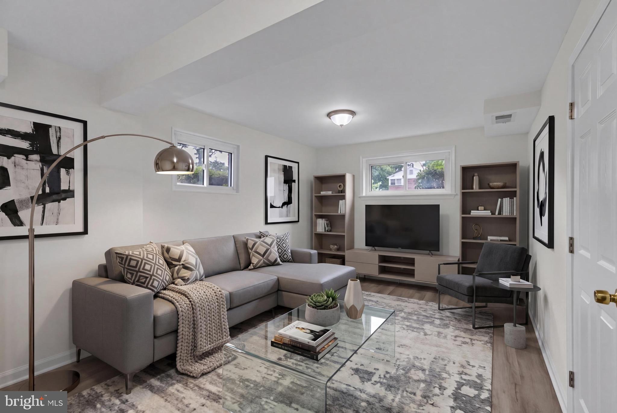 LYNBROOK - Residential