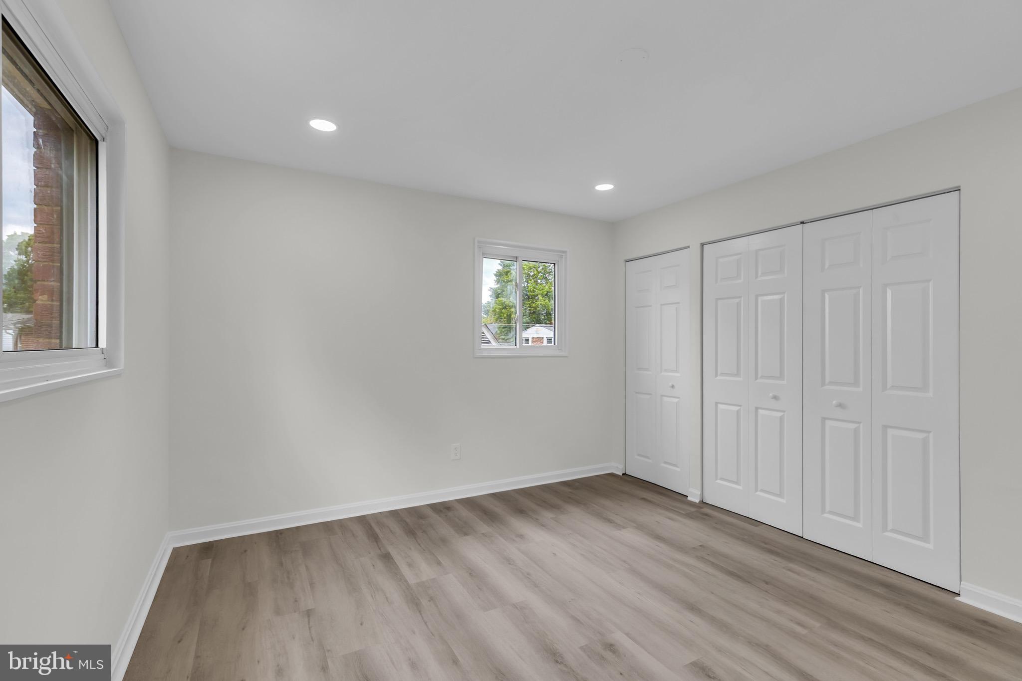 LYNBROOK - Residential