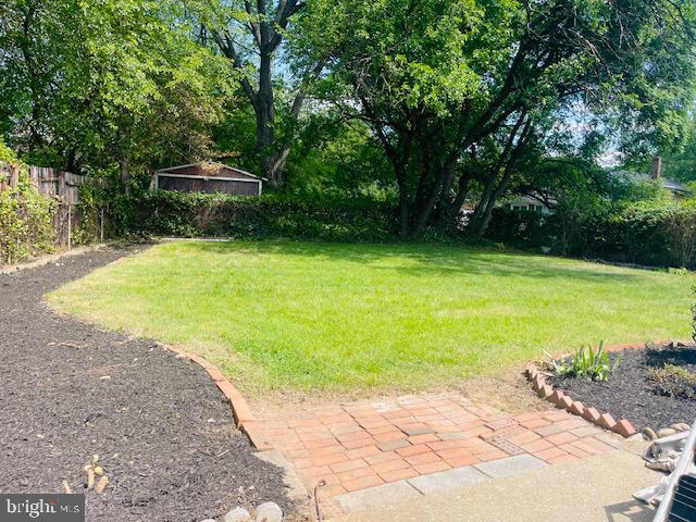 LYNBROOK - Residential