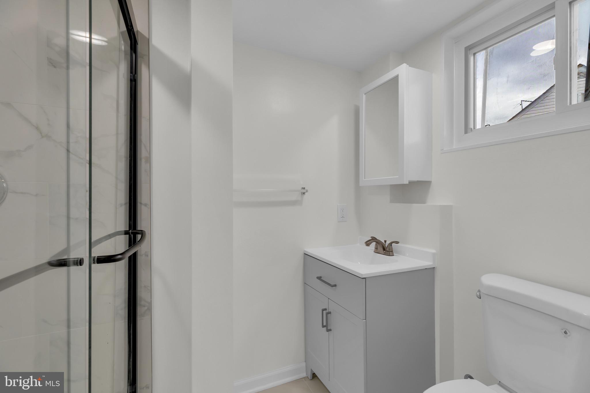 LYNBROOK - Residential
