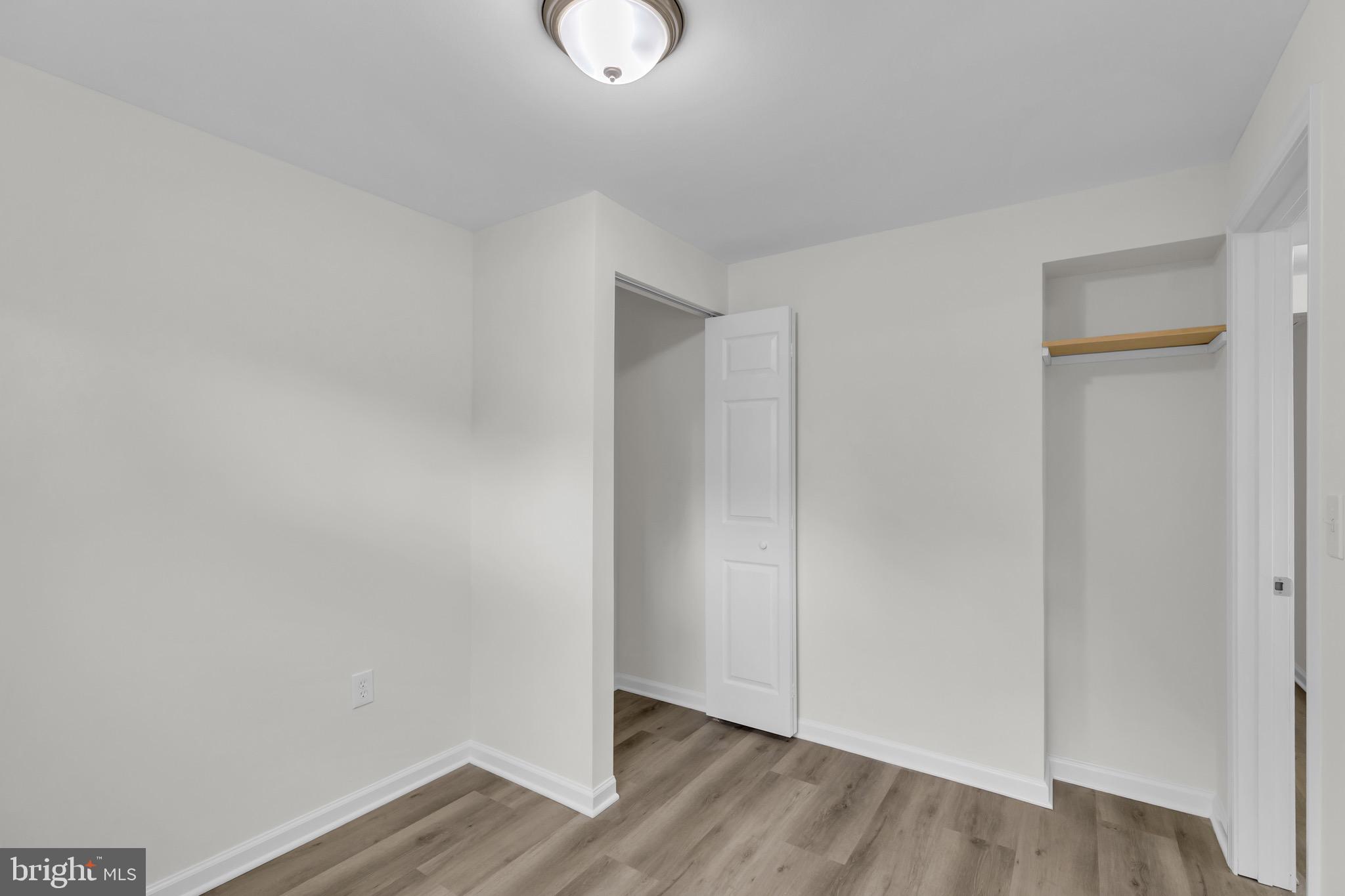 LYNBROOK - Residential