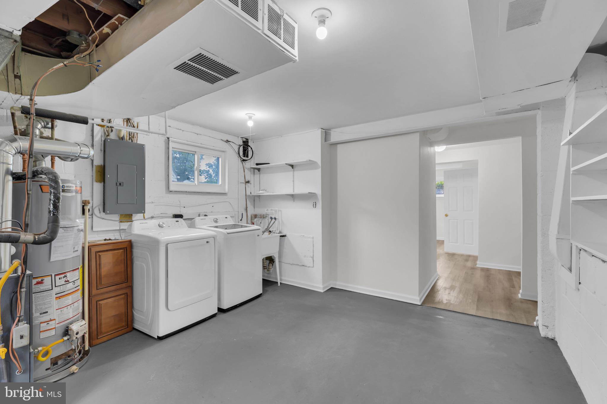 LYNBROOK - Residential