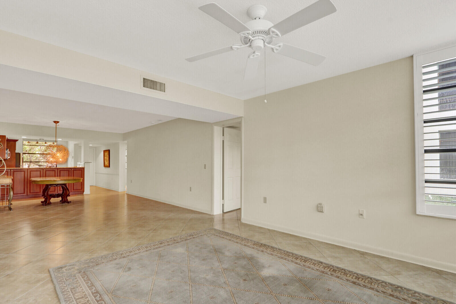 WHITEHALL CONDO OF THE LANDS OF THE PRESIDENT - Residential