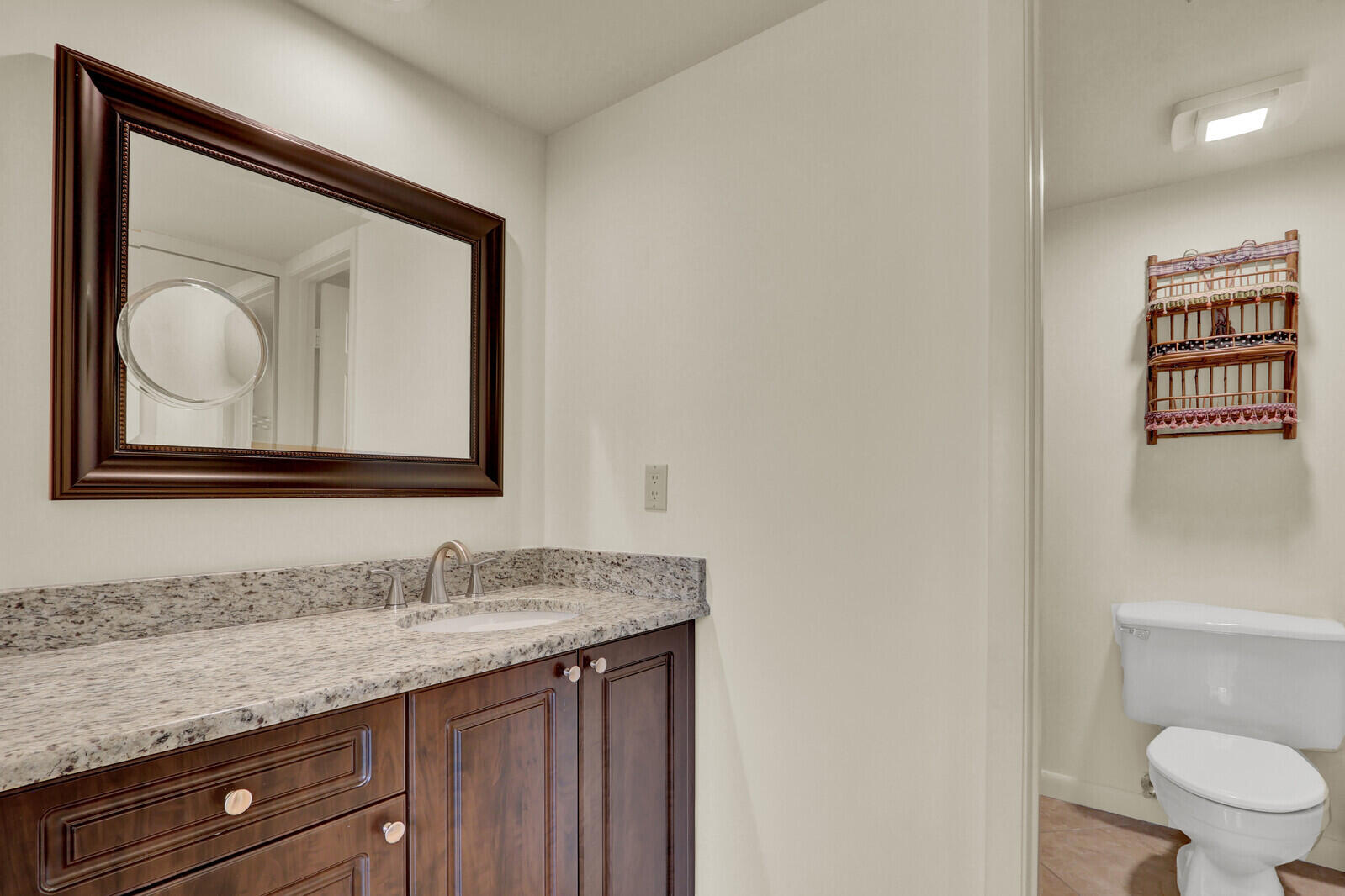 WHITEHALL CONDO OF THE LANDS OF THE PRESIDENT - Residential