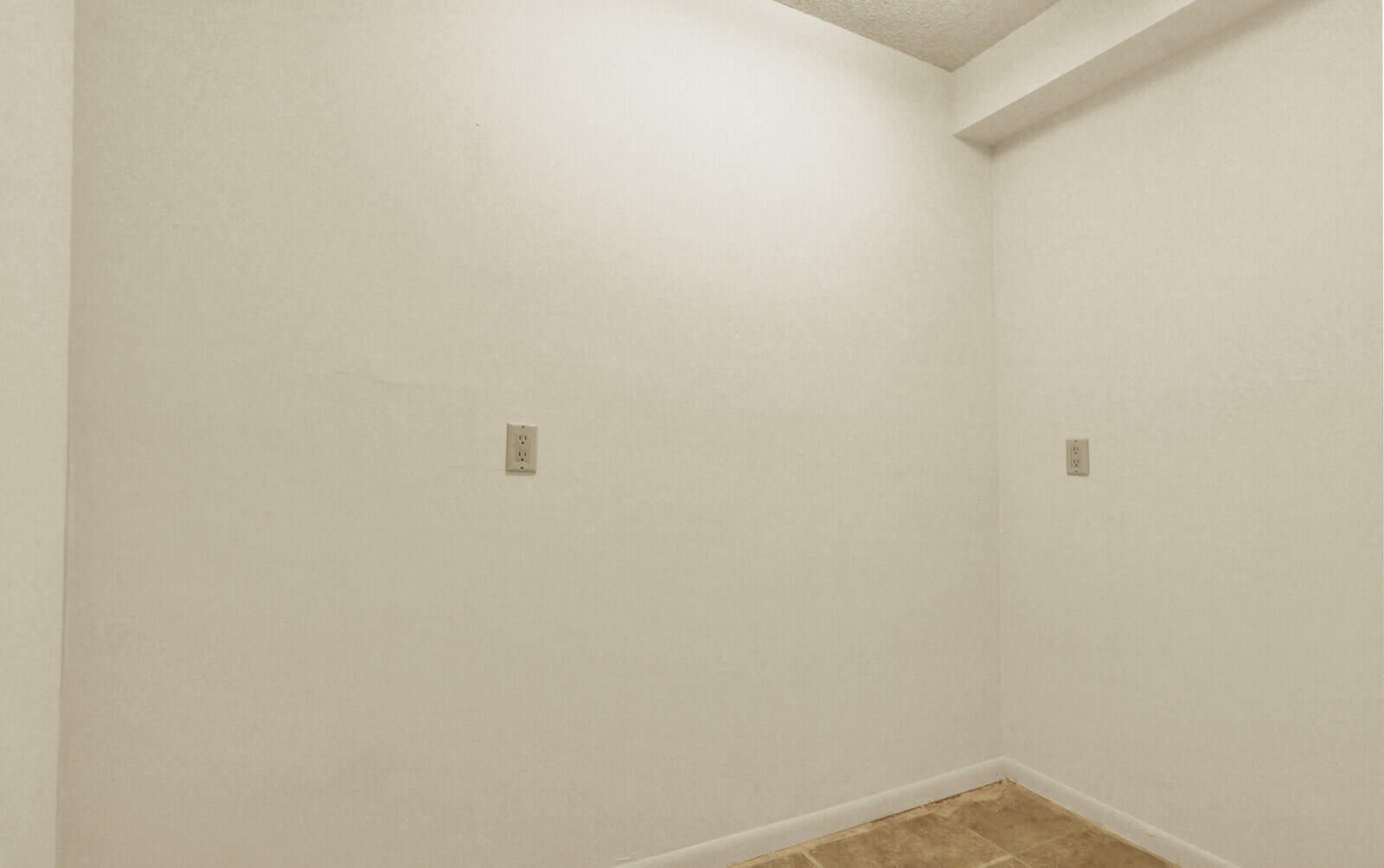 WHITEHALL CONDO OF THE LANDS OF THE PRESIDENT - Residential