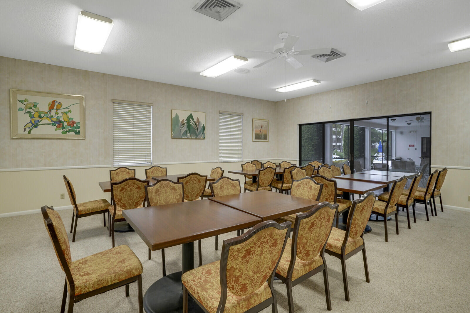 WHITEHALL CONDO OF THE LANDS OF THE PRESIDENT - Residential