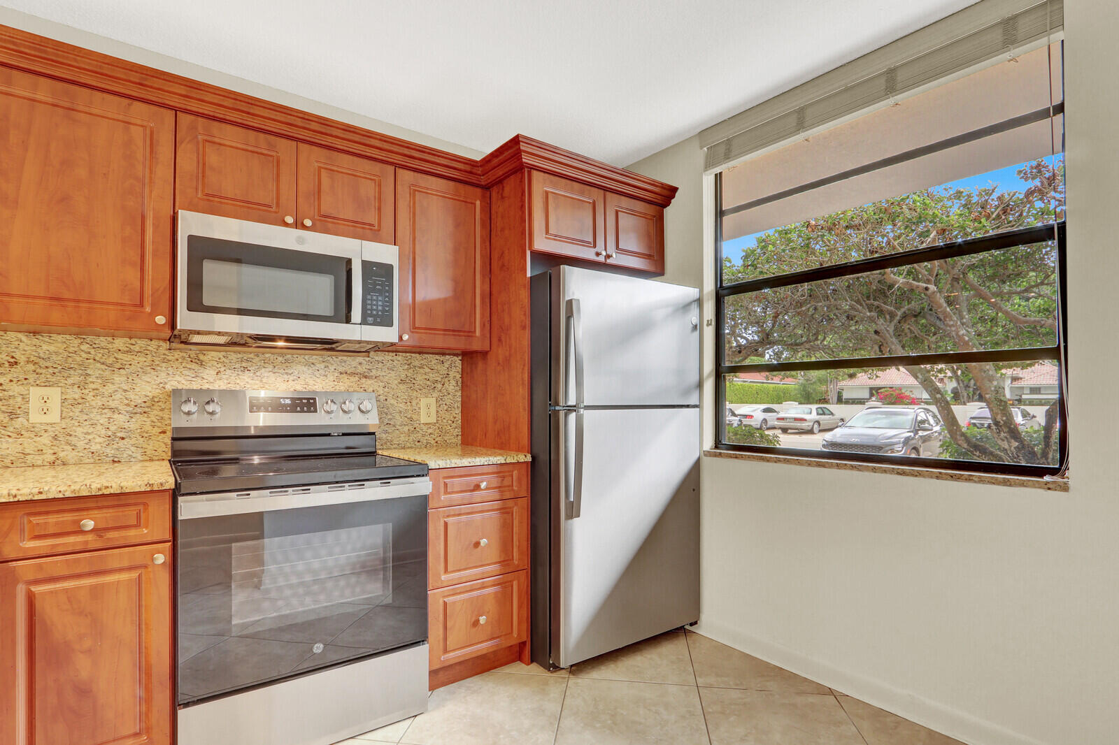 WHITEHALL CONDO OF THE LANDS OF THE PRESIDENT - Residential