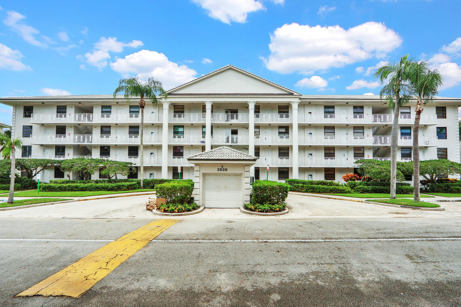 WHITEHALL CONDO OF THE LANDS OF THE PRESIDENT - Residential