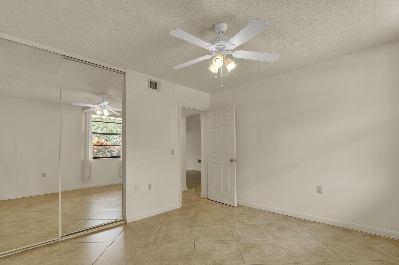 WHITEHALL CONDO OF THE LANDS OF THE PRESIDENT - Residential