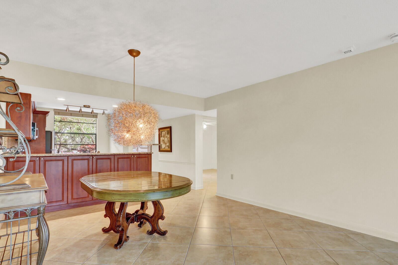 WHITEHALL CONDO OF THE LANDS OF THE PRESIDENT - Residential
