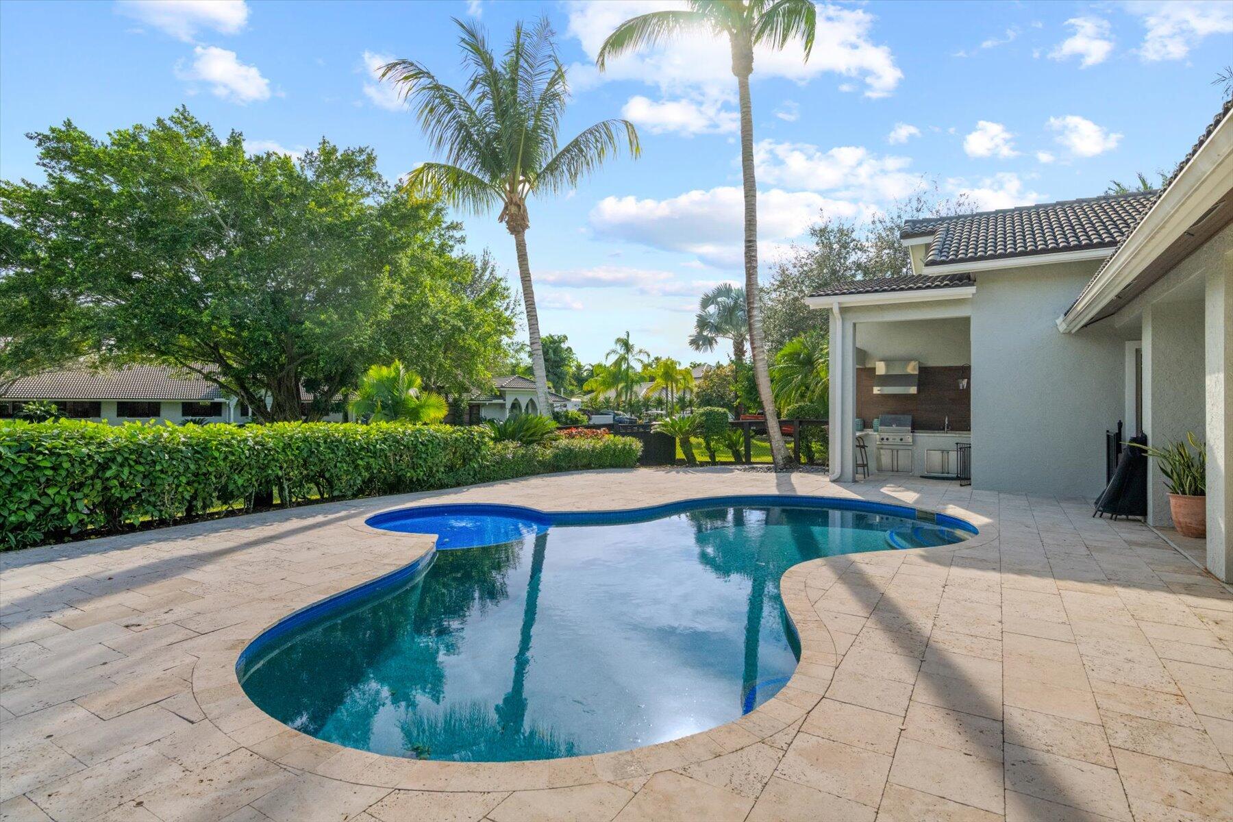 SADDLE TRAIL PARK OF WELLINGTON - Residential