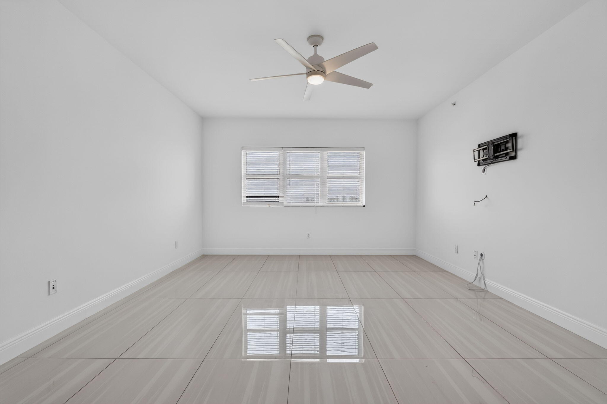 MARINA GRANDE RIVIERA BEACH CONDO - Residential