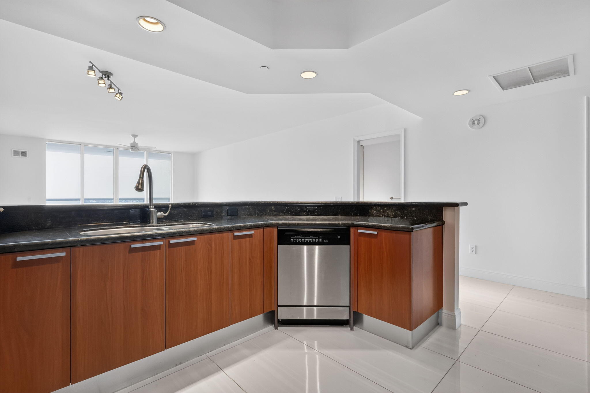 MARINA GRANDE RIVIERA BEACH CONDO - Residential