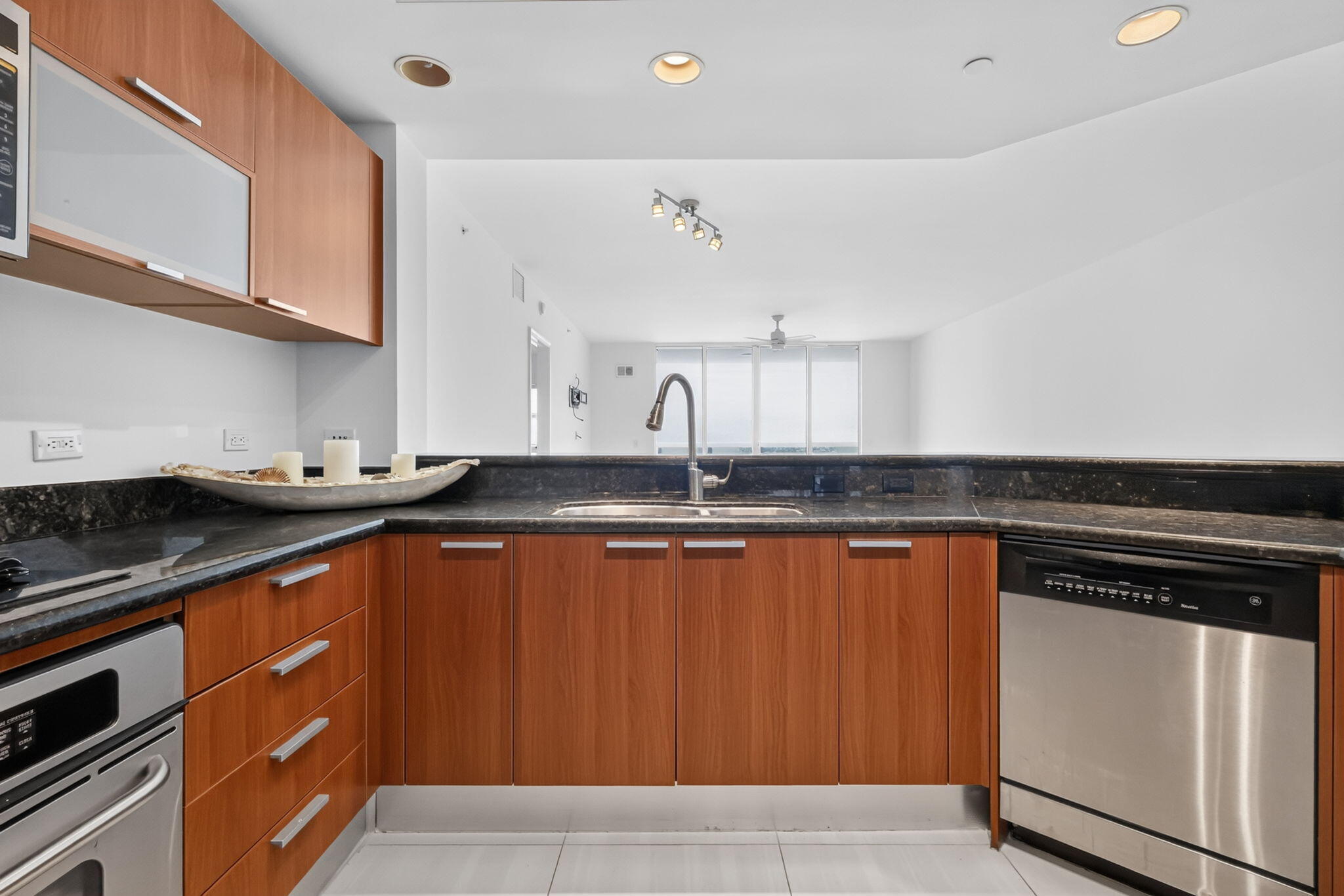 MARINA GRANDE RIVIERA BEACH CONDO - Residential