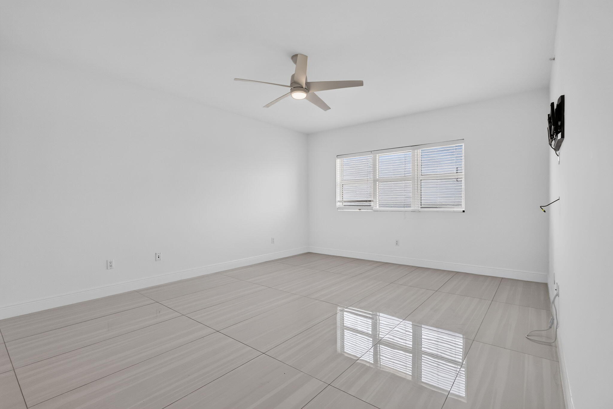 MARINA GRANDE RIVIERA BEACH CONDO - Residential