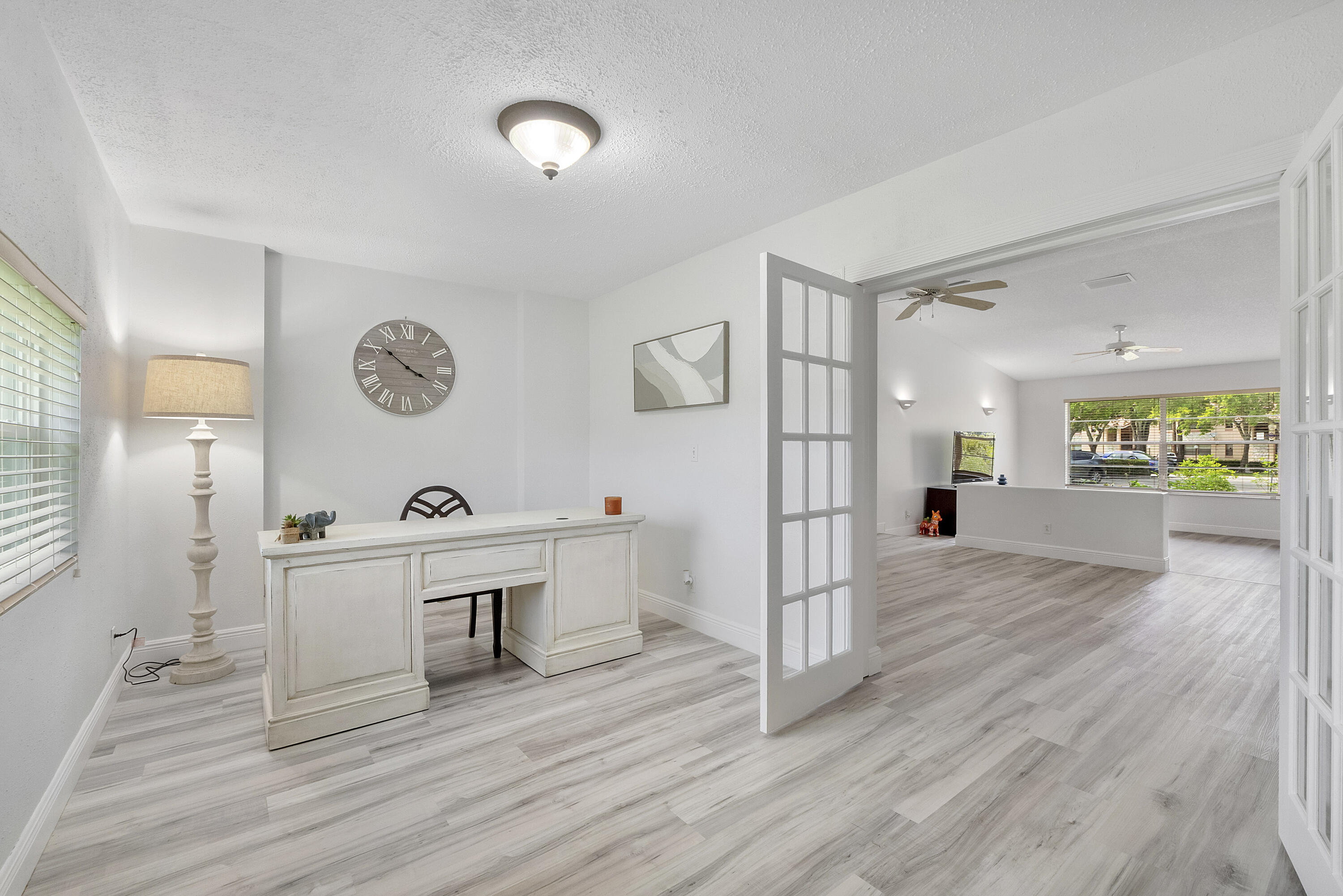 WOOD LAKE - Residential