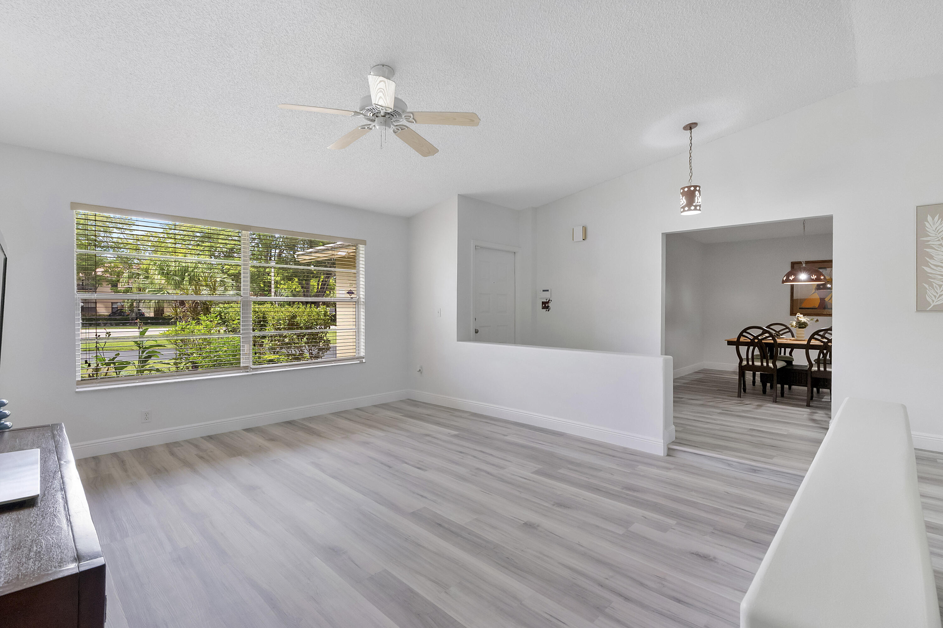 WOOD LAKE - Residential