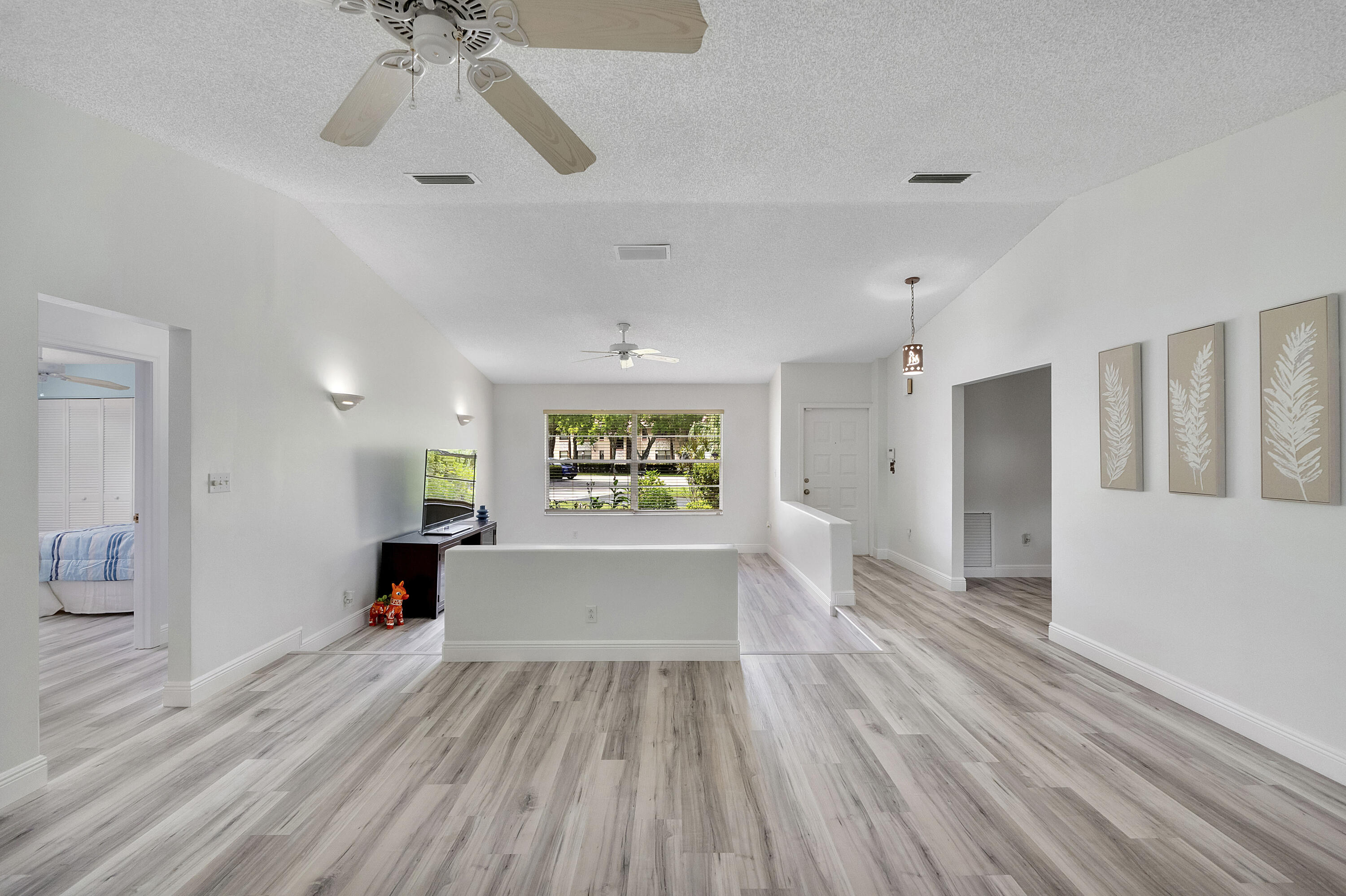 WOOD LAKE - Residential