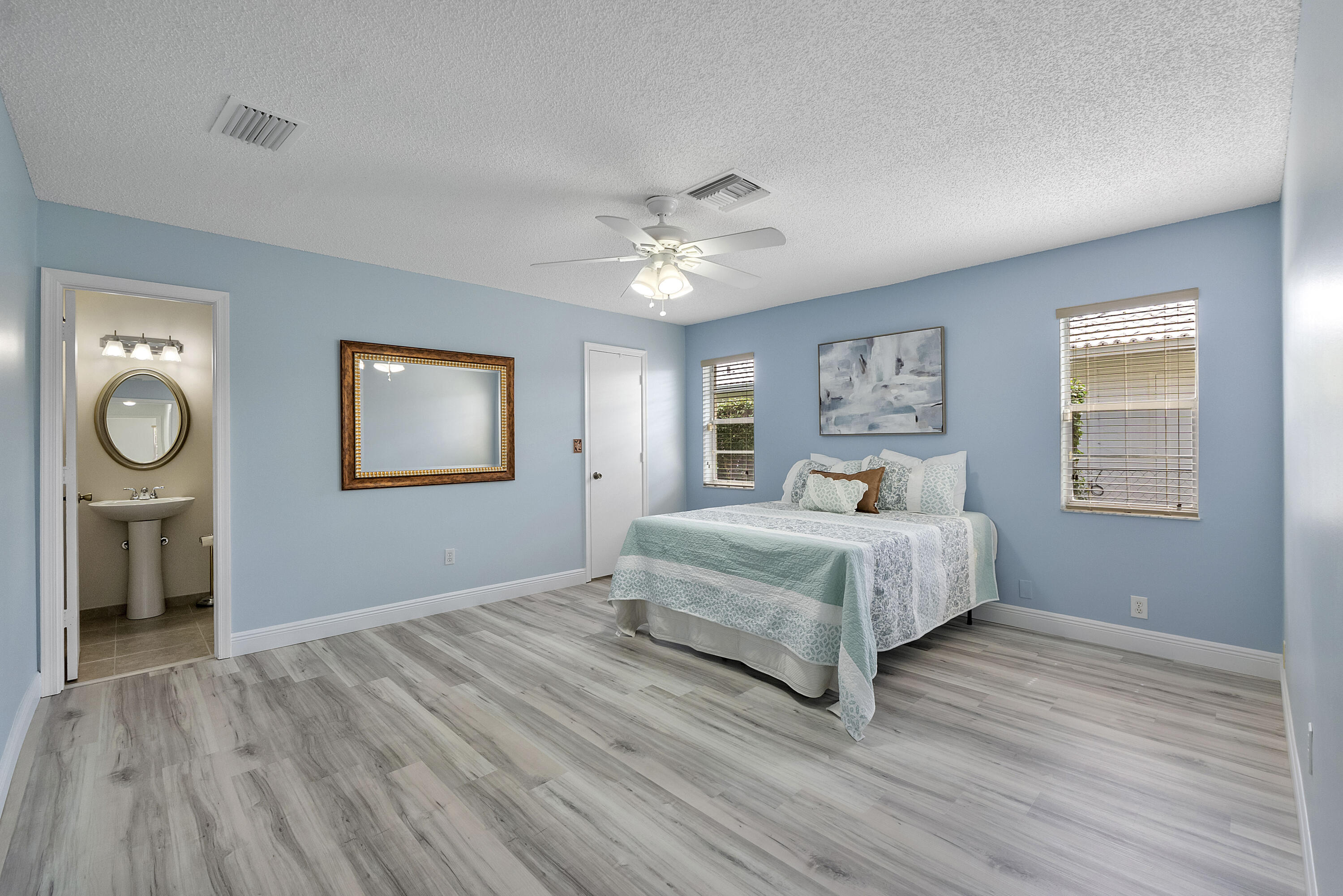 WOOD LAKE - Residential
