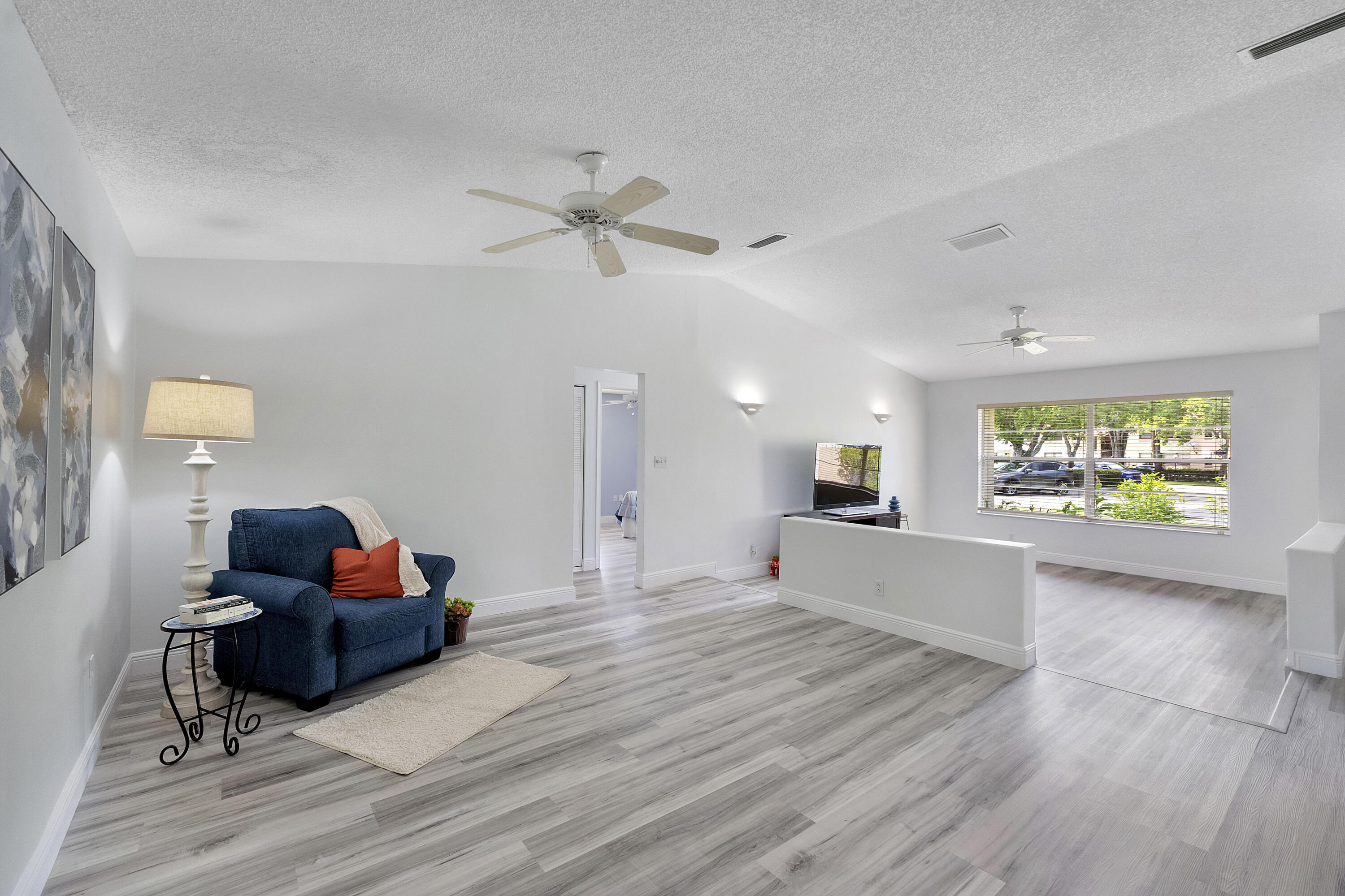 WOOD LAKE - Residential
