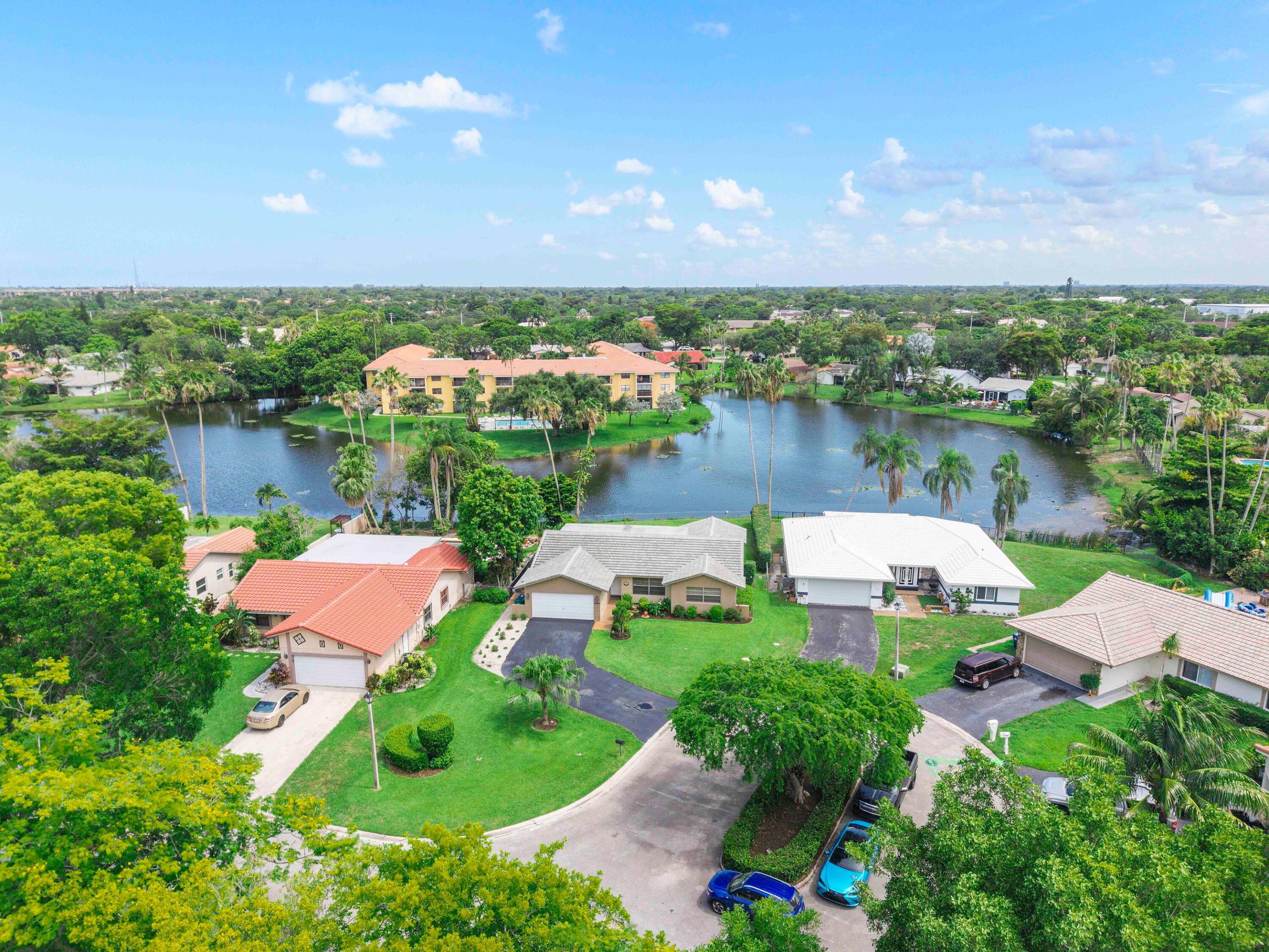 WOOD LAKE - Residential