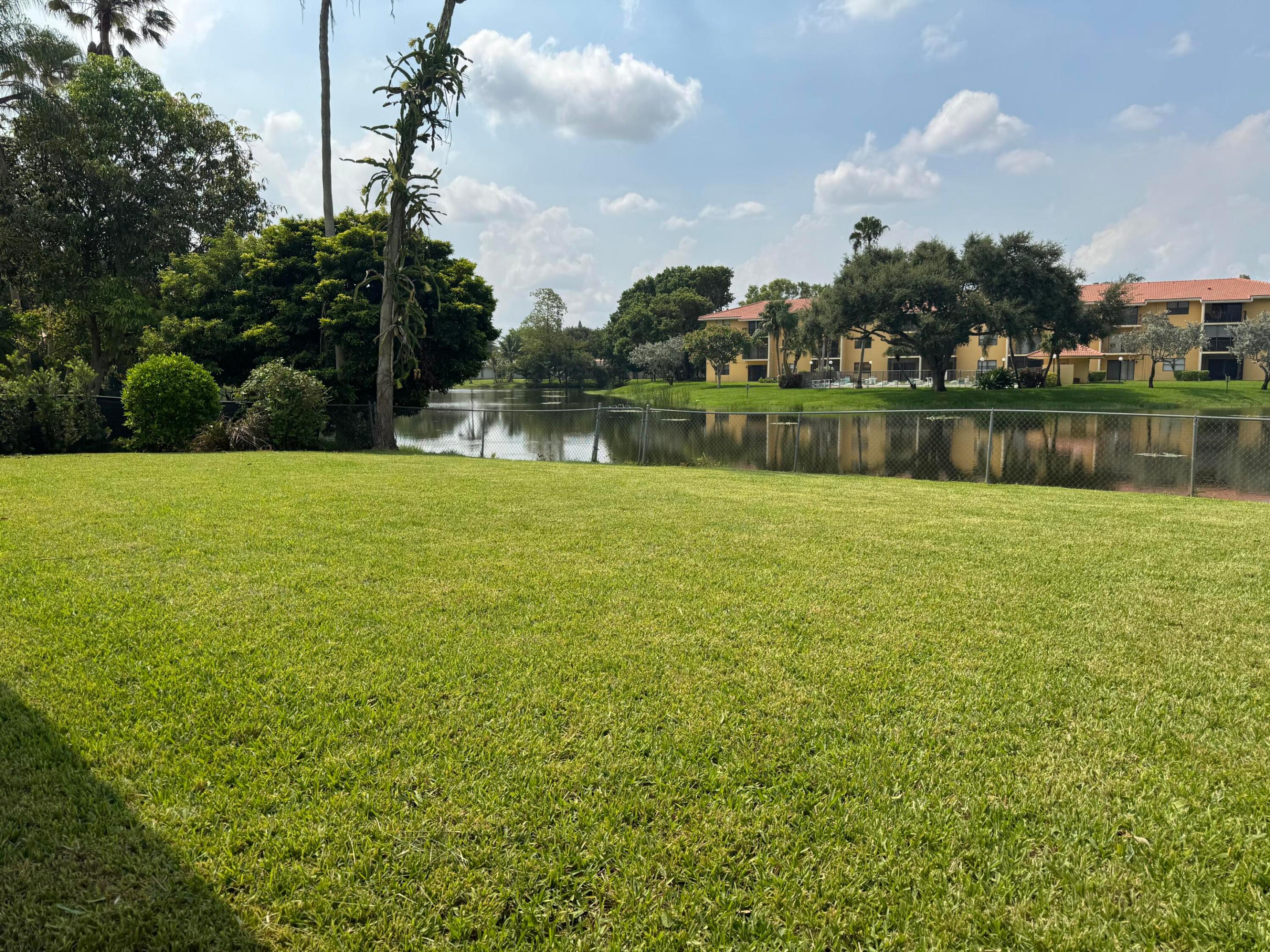WOOD LAKE - Residential