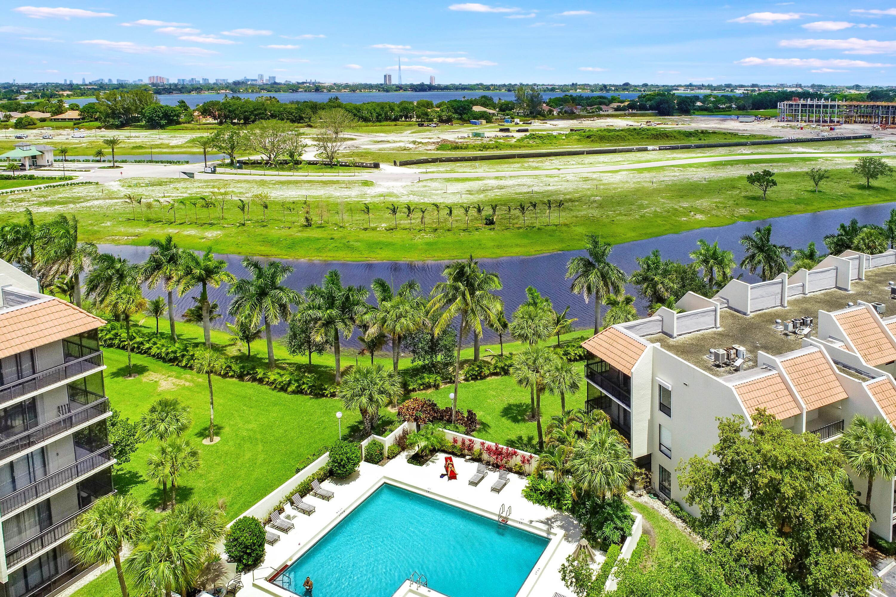 LANDS OF THE PRESIDENT CONDO 8 - Residential