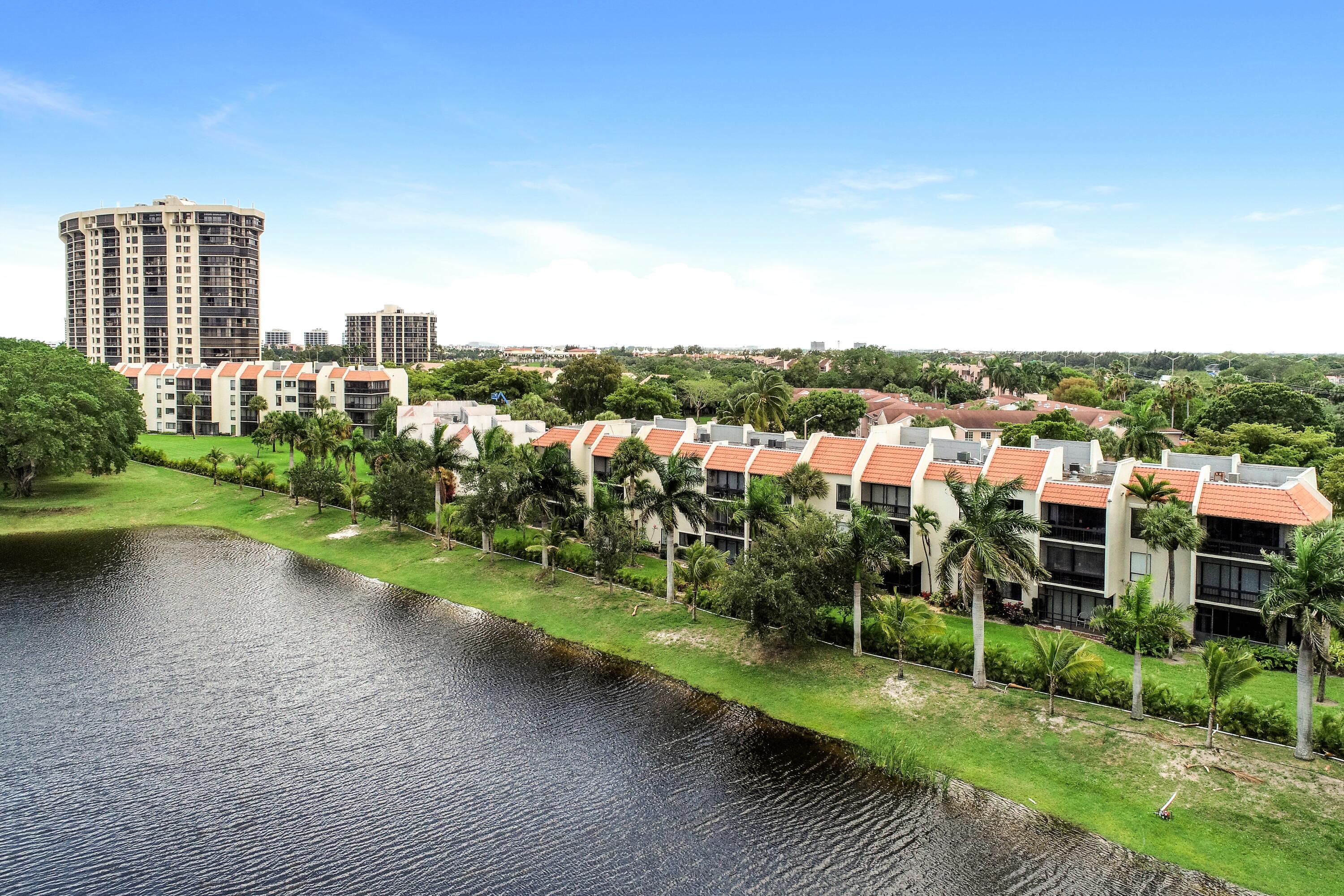 LANDS OF THE PRESIDENT CONDO 8 - Residential