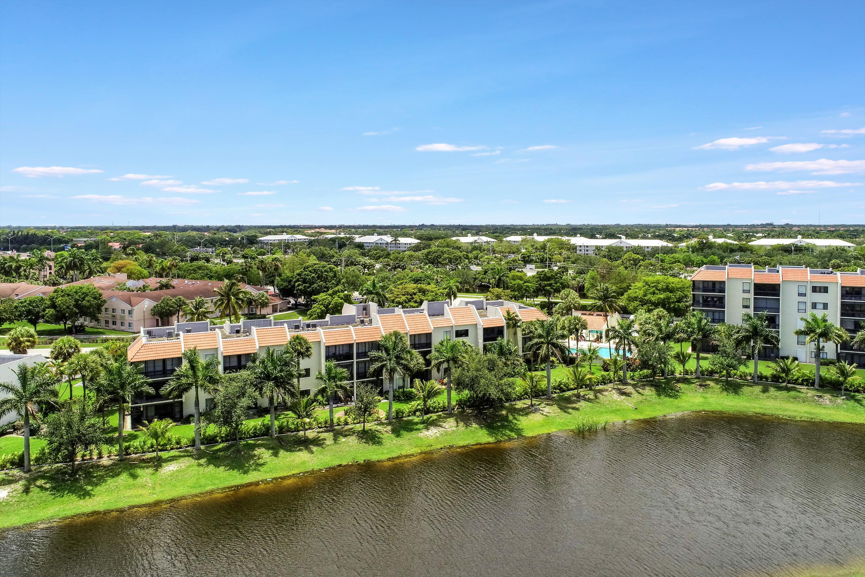 LANDS OF THE PRESIDENT CONDO 8 - Residential