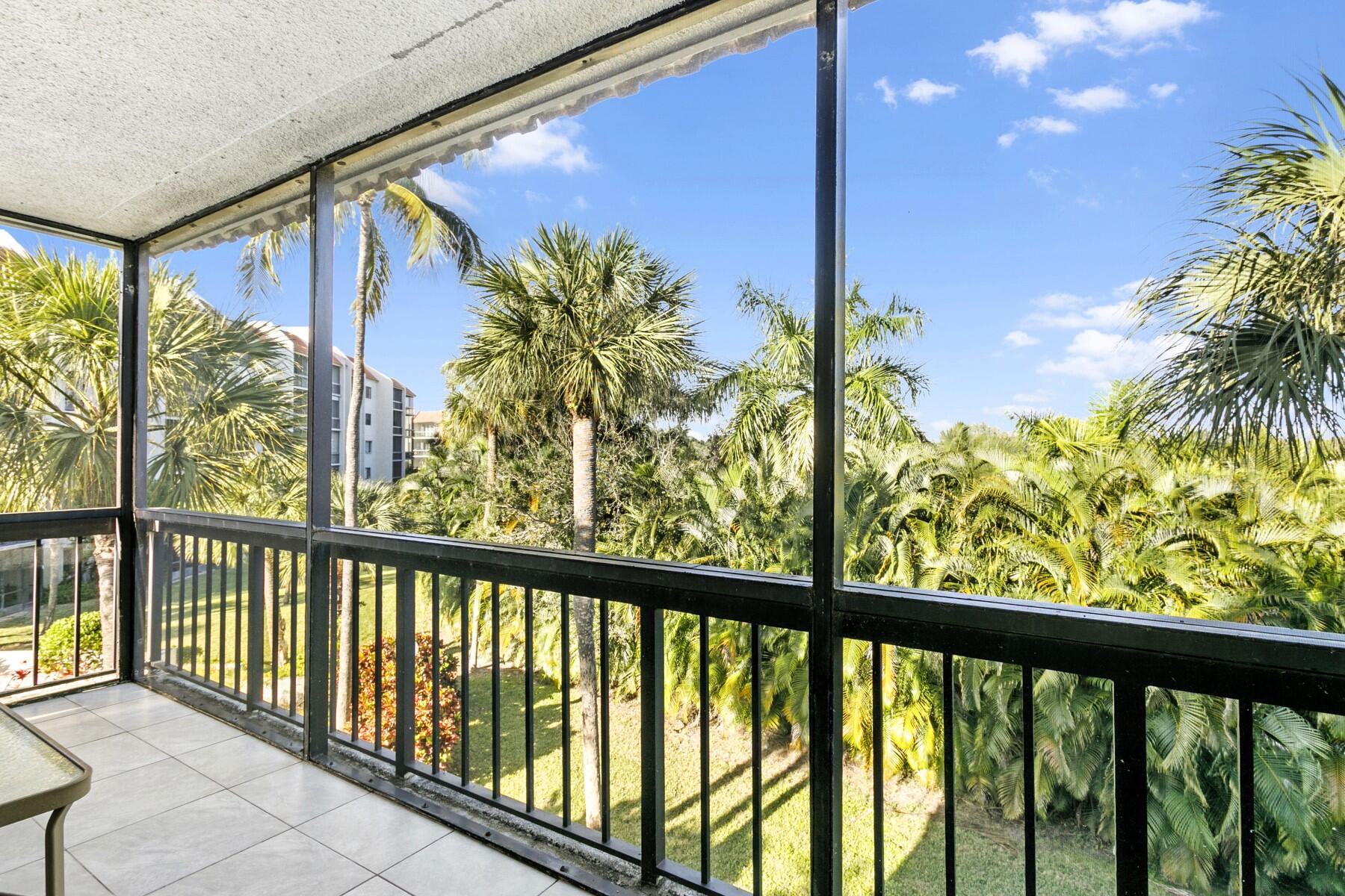 LANDS OF THE PRESIDENT CONDO 8 - Residential