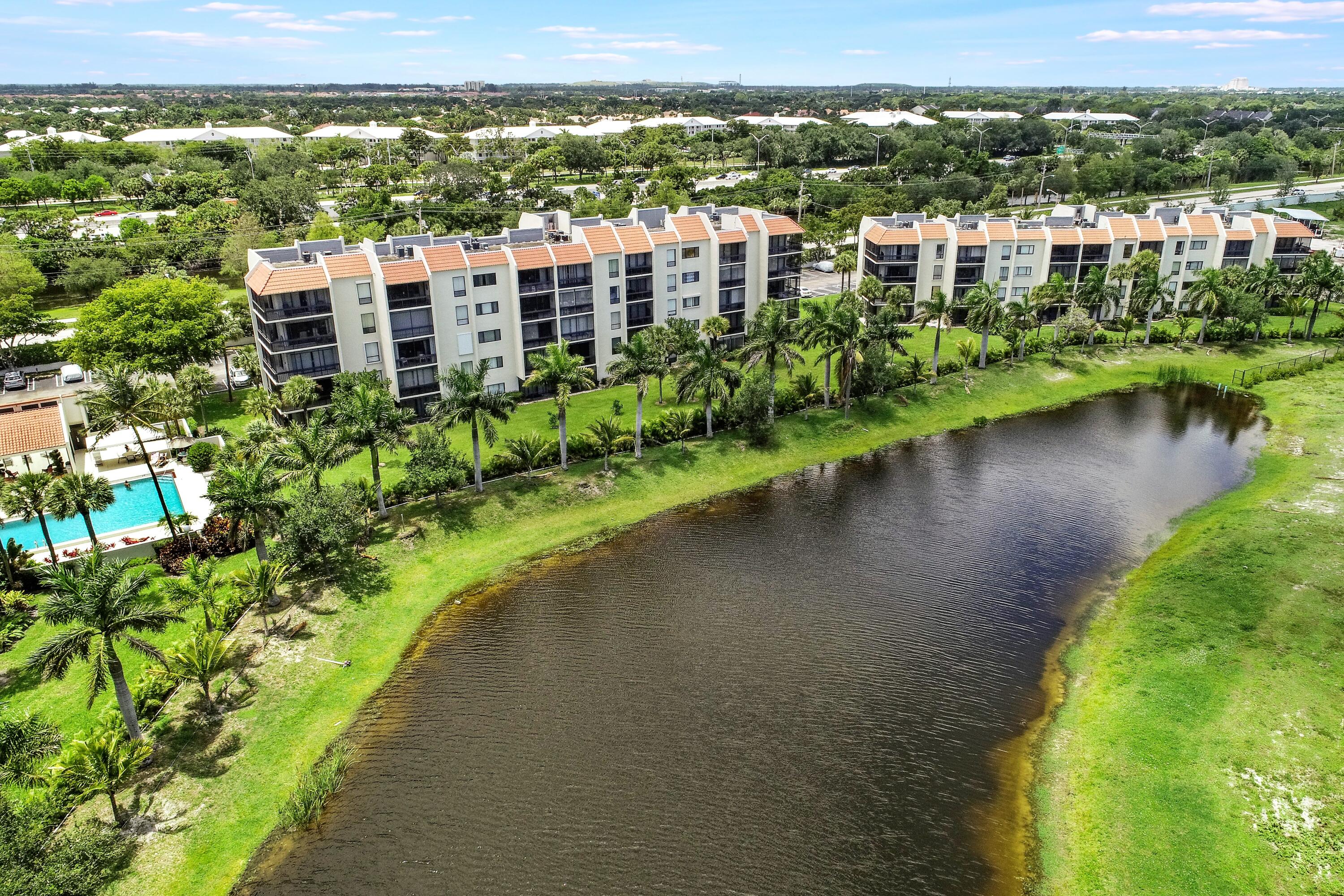 LANDS OF THE PRESIDENT CONDO 8 - Residential