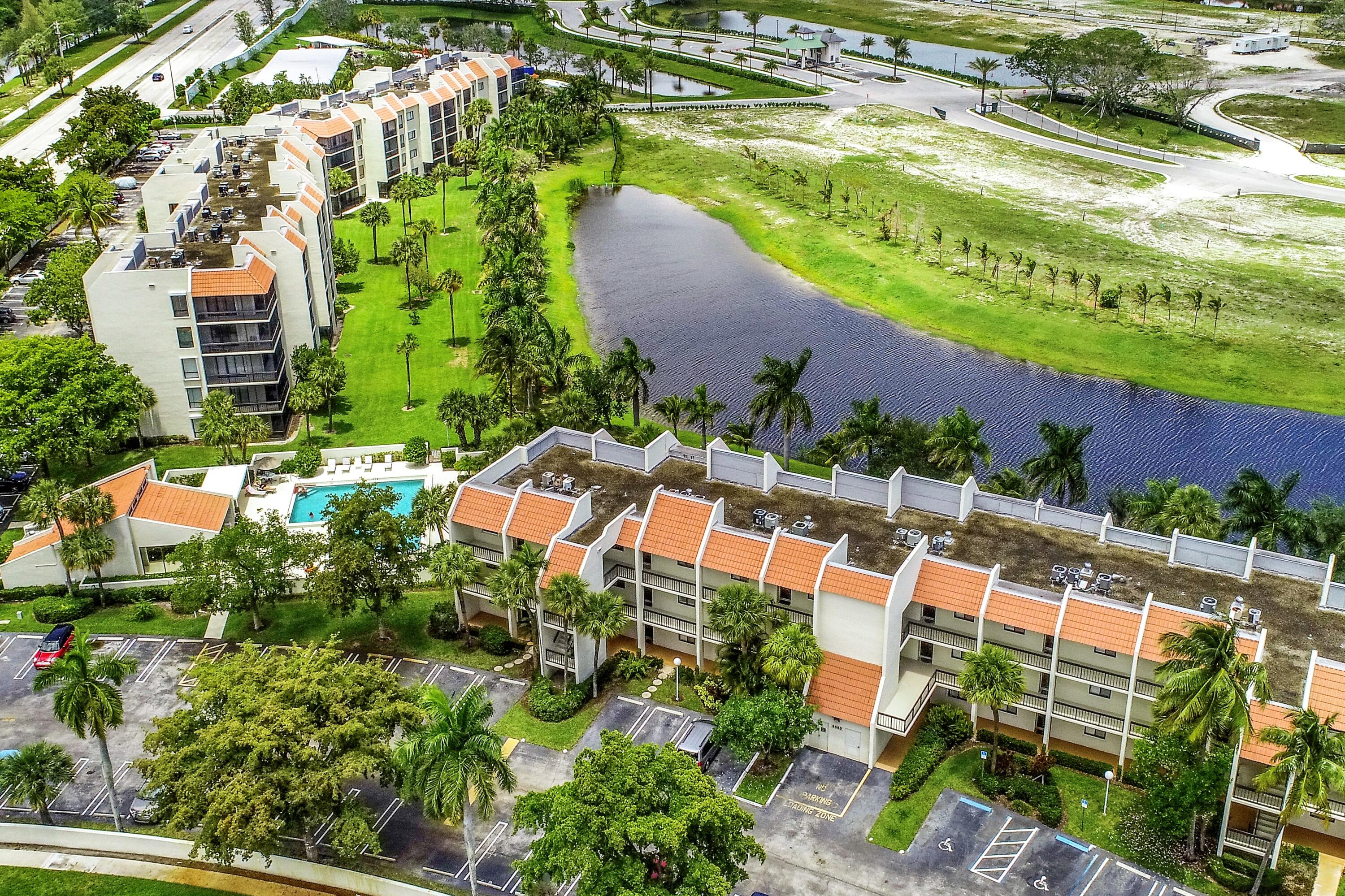 LANDS OF THE PRESIDENT CONDO 8 - Residential