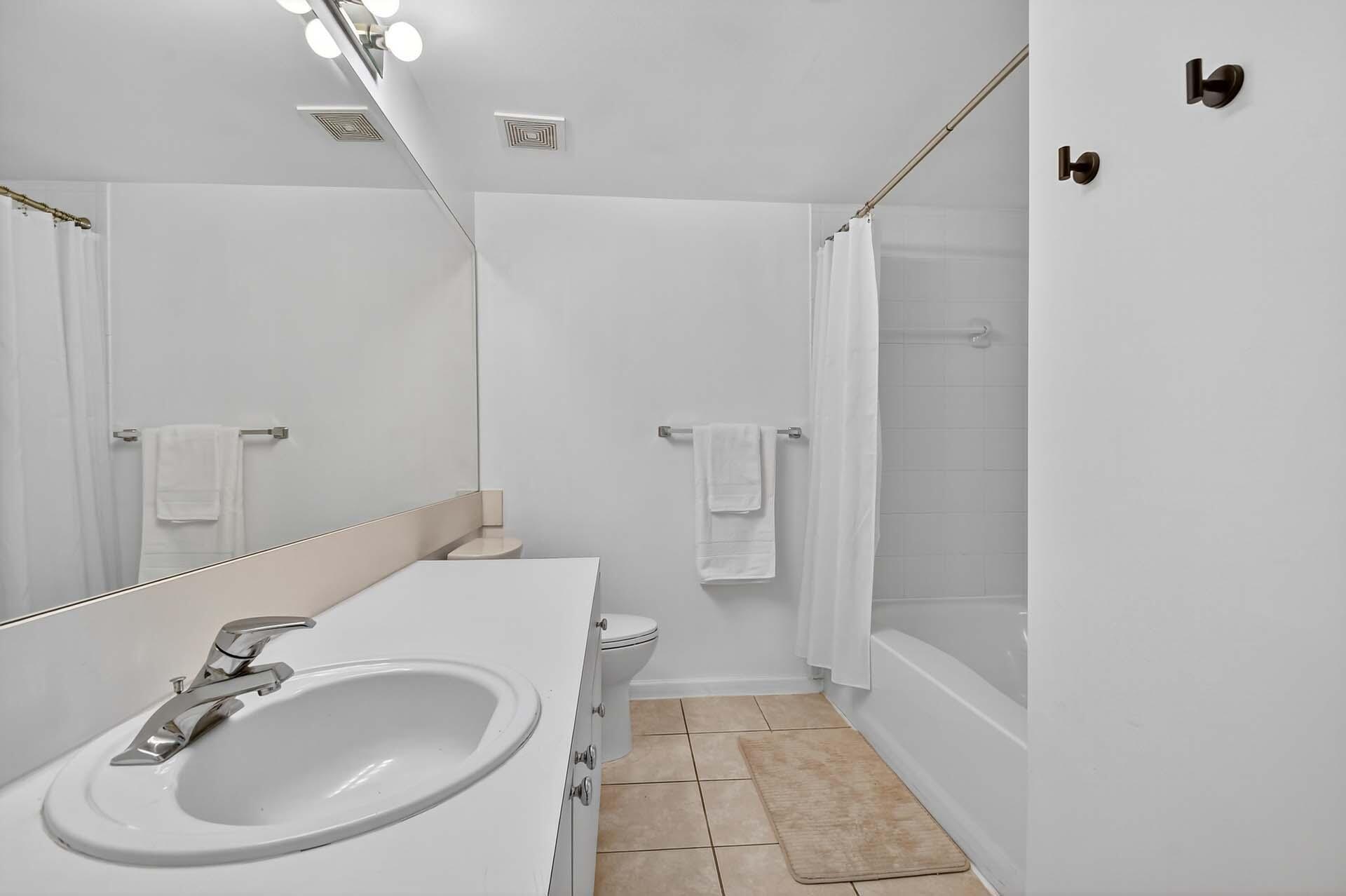 ST ANDREWS AT POLO CLUB CONDO - Residential Lease