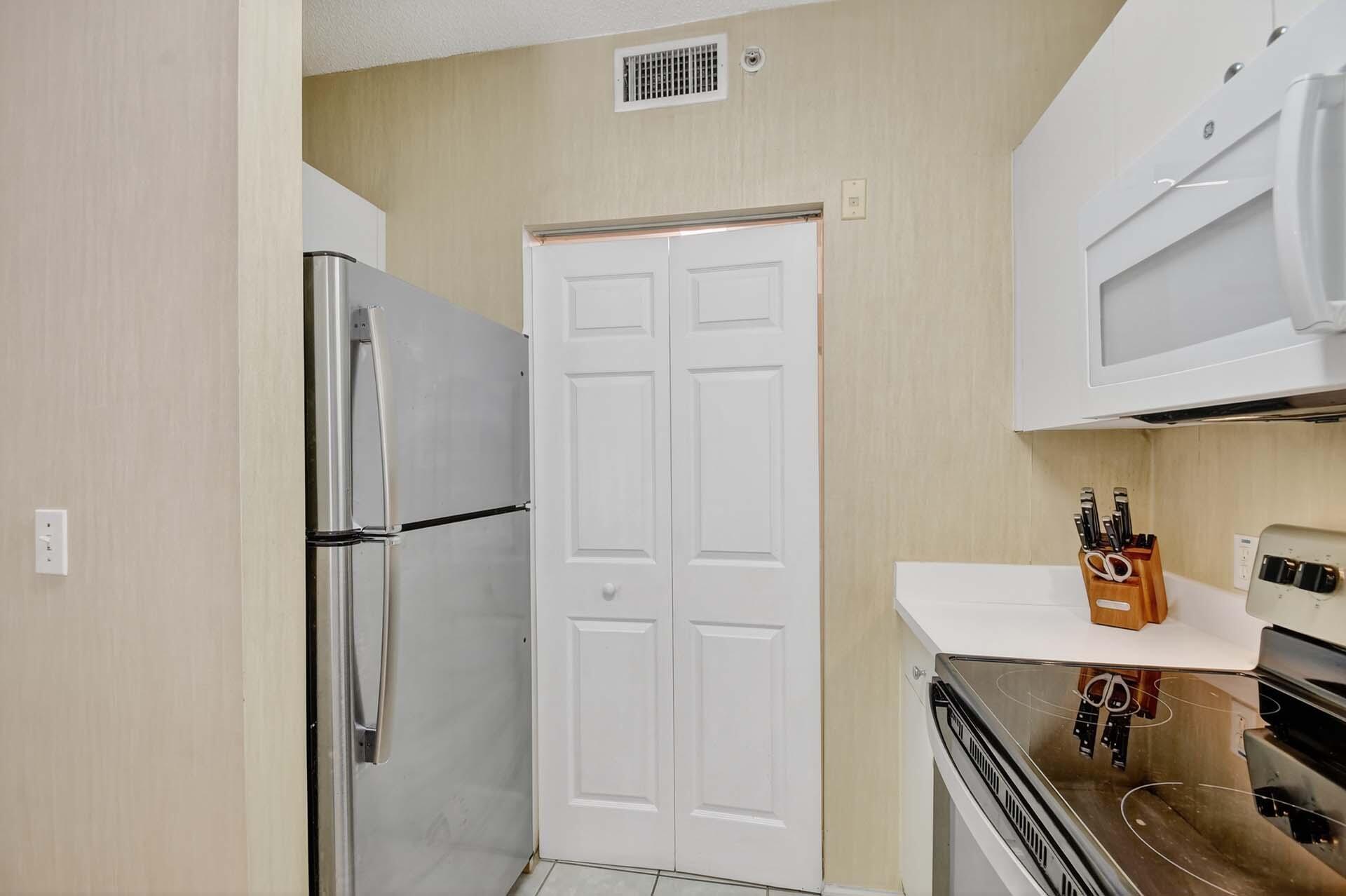 ST ANDREWS AT POLO CLUB CONDO - Residential Lease