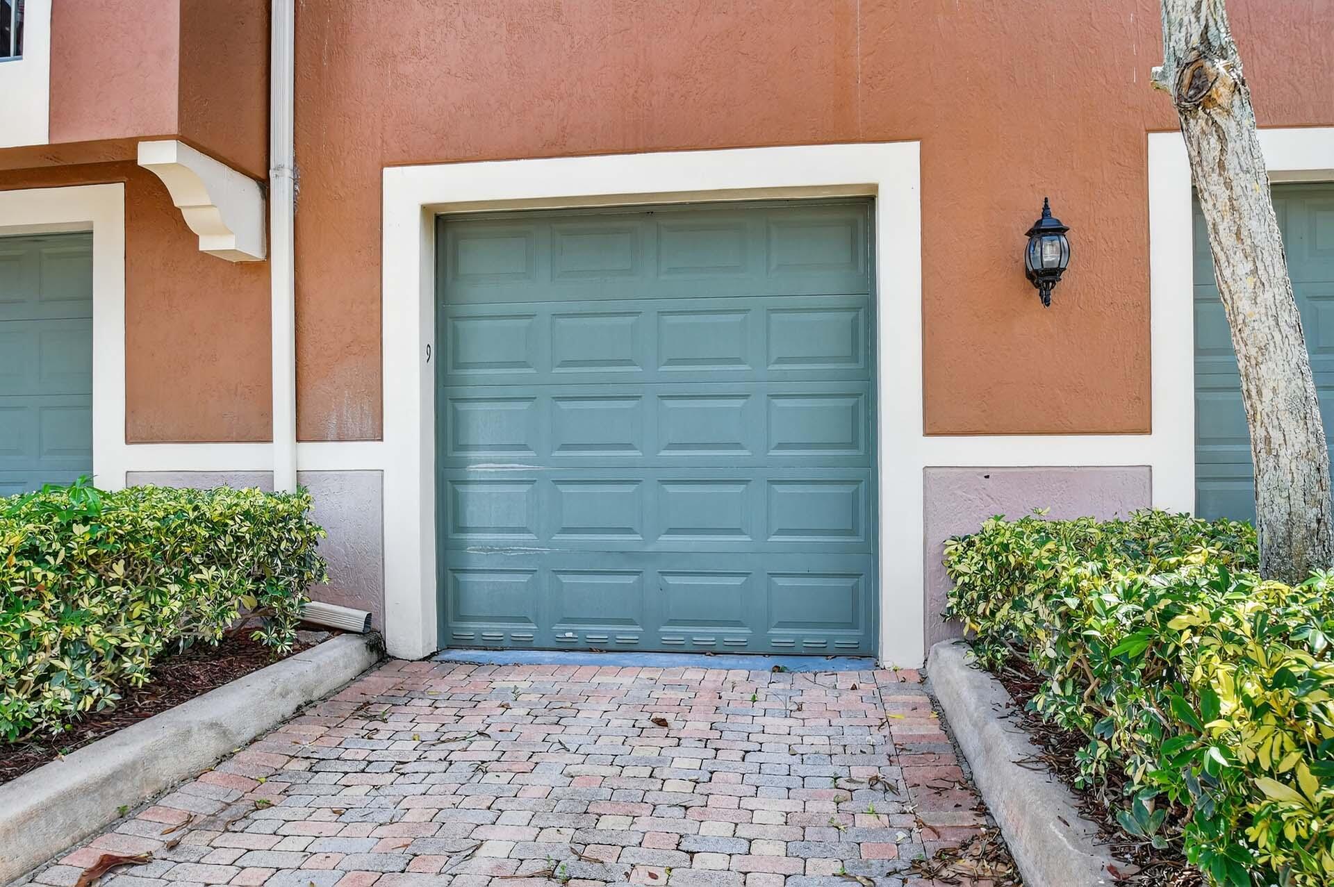 ST ANDREWS AT POLO CLUB CONDO - Residential Lease
