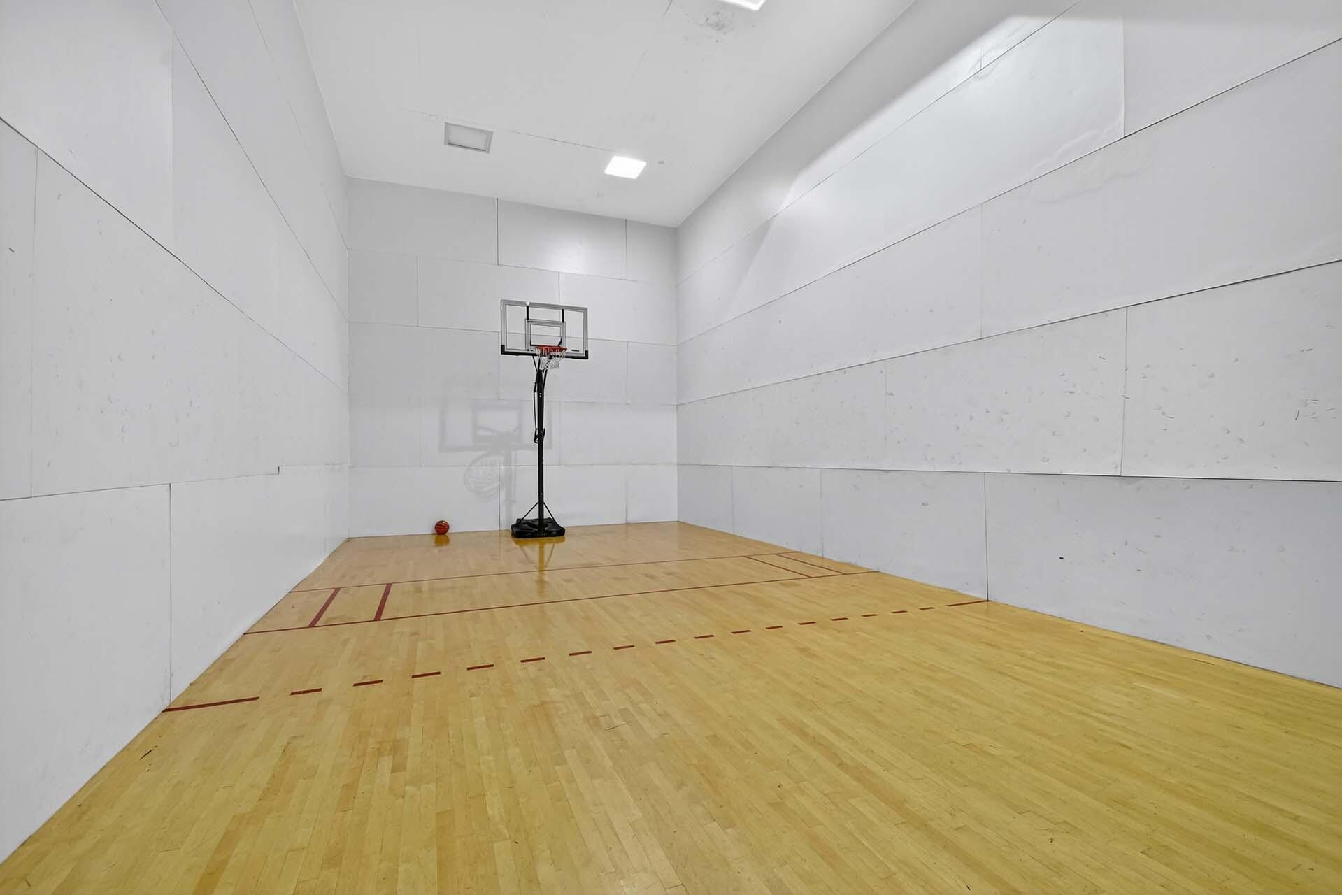 ST ANDREWS AT POLO CLUB CONDO - Residential Lease