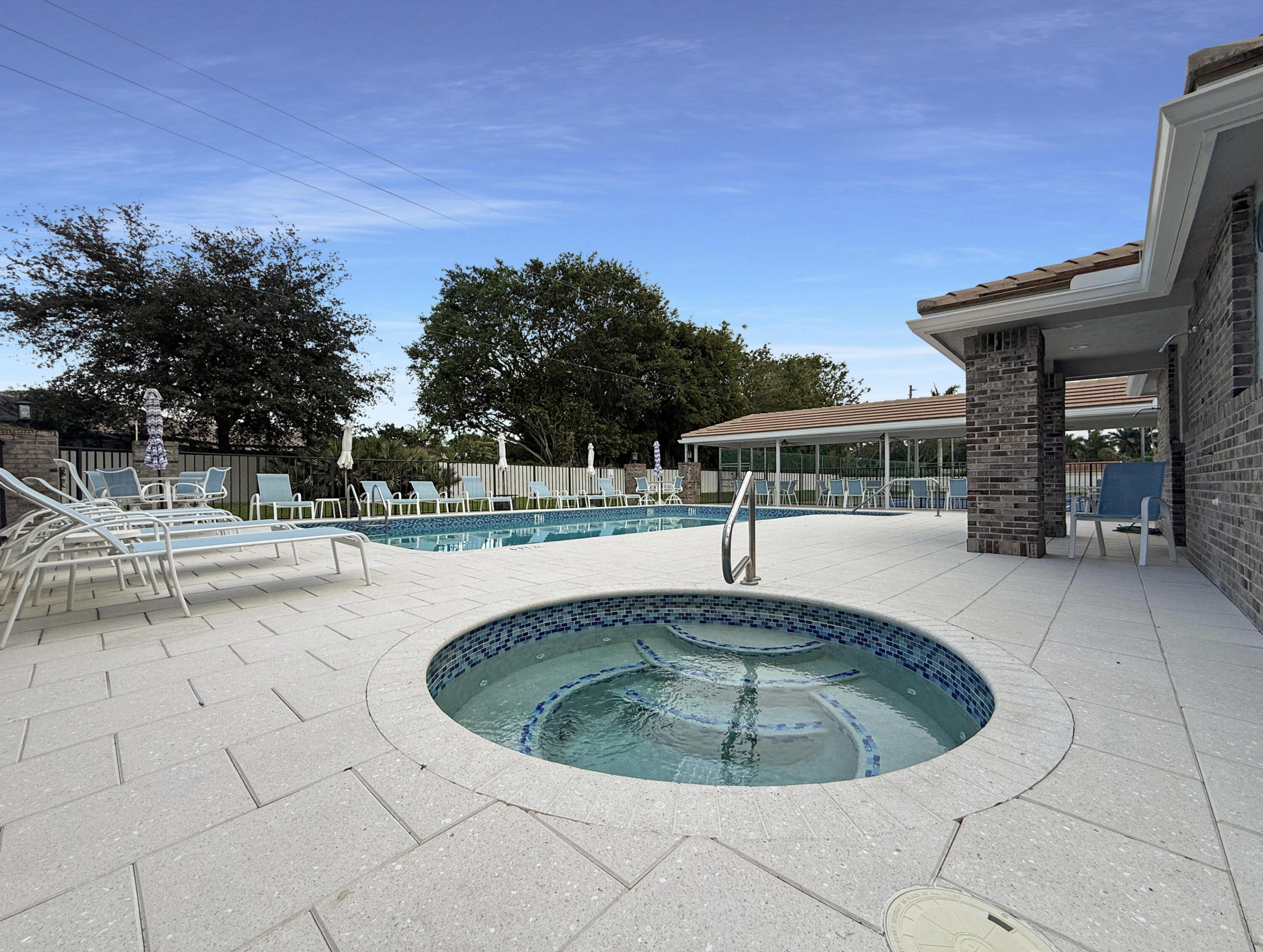 SHERWOOD FOREST - Residential