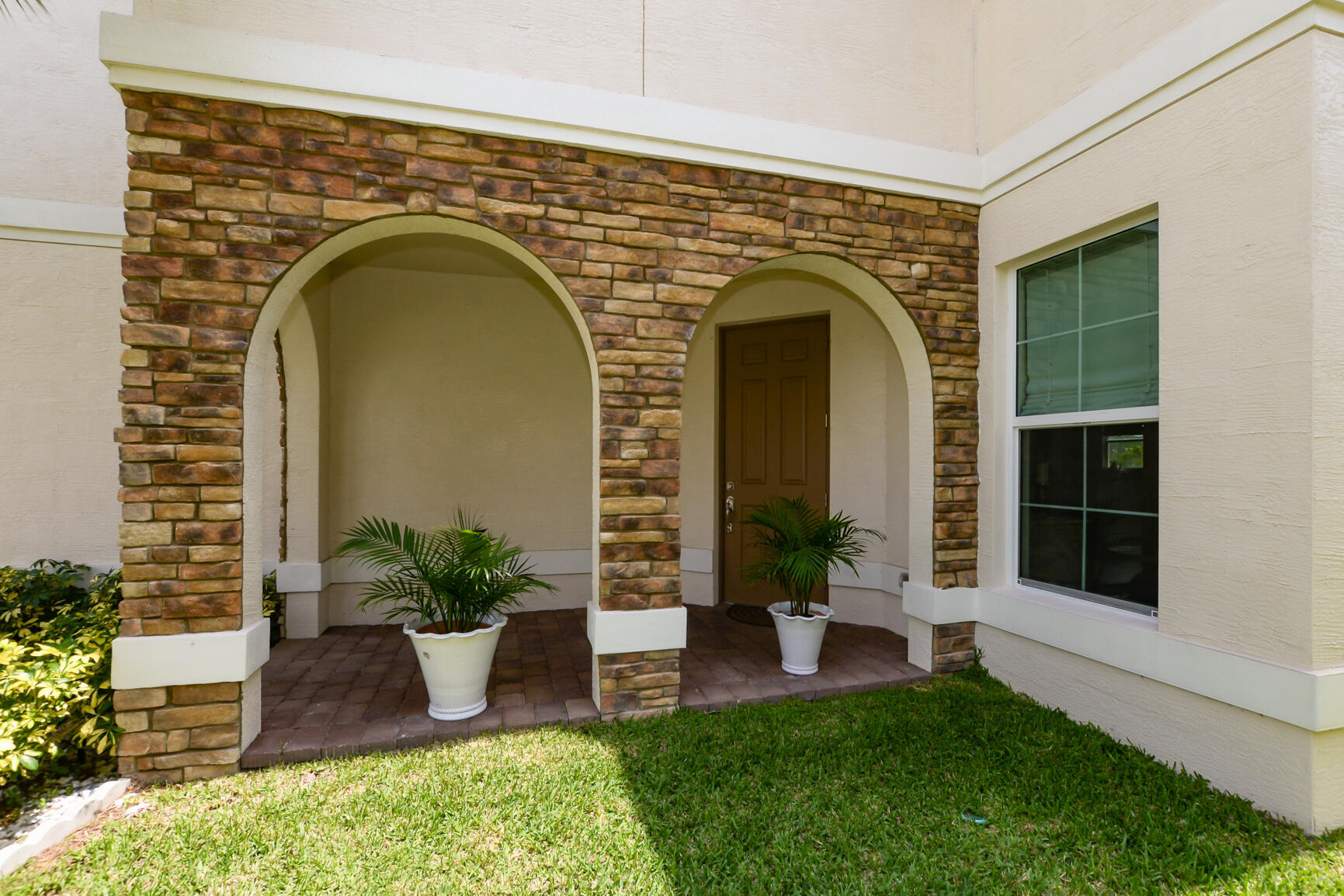 VIZCAYA FALLS PLAT 1 - Residential Lease