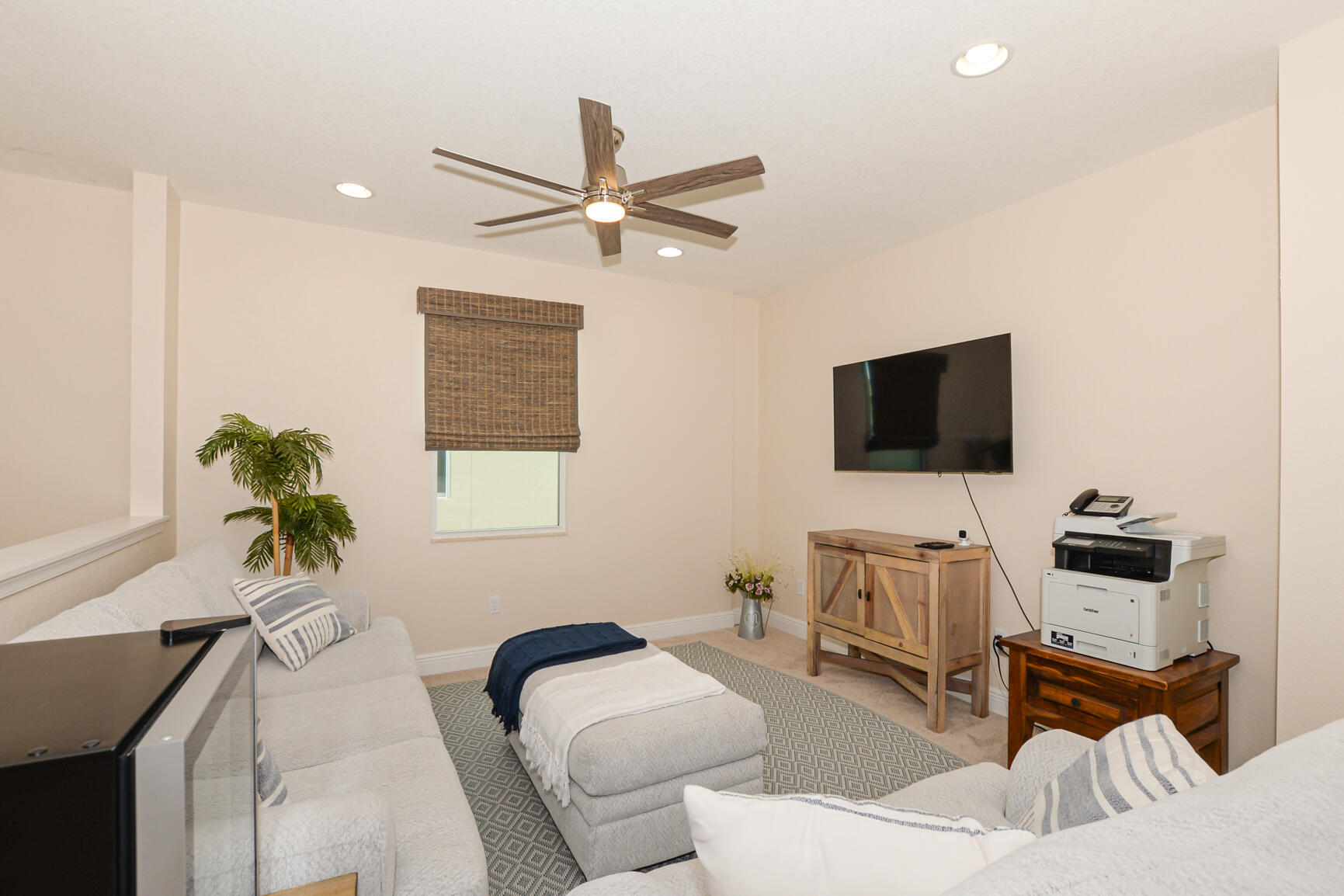 VIZCAYA FALLS PLAT 1 - Residential Lease