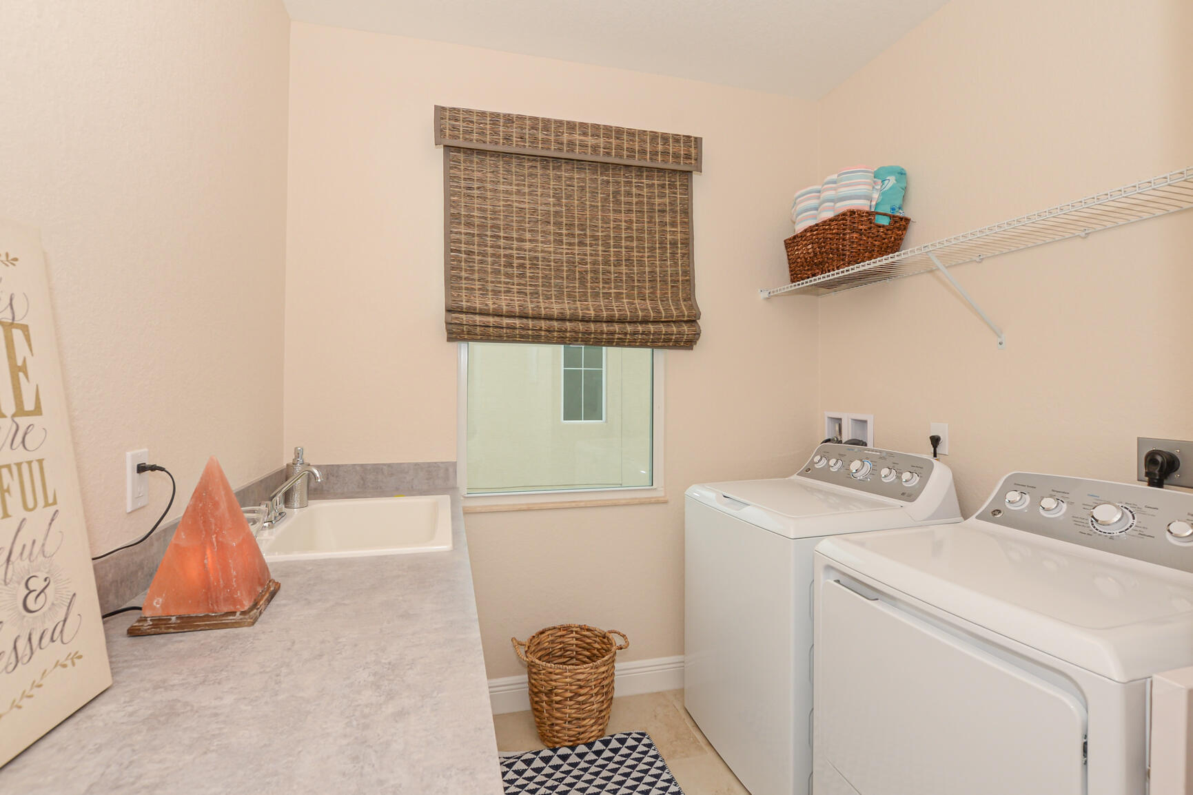 VIZCAYA FALLS PLAT 1 - Residential Lease