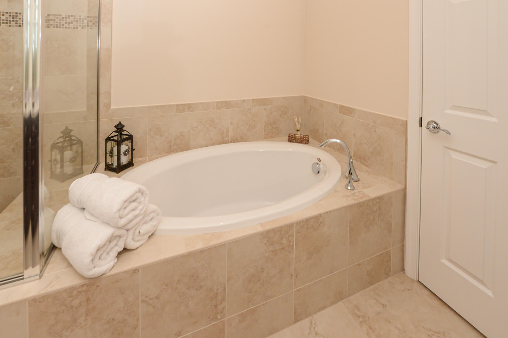 VIZCAYA FALLS PLAT 1 - Residential Lease