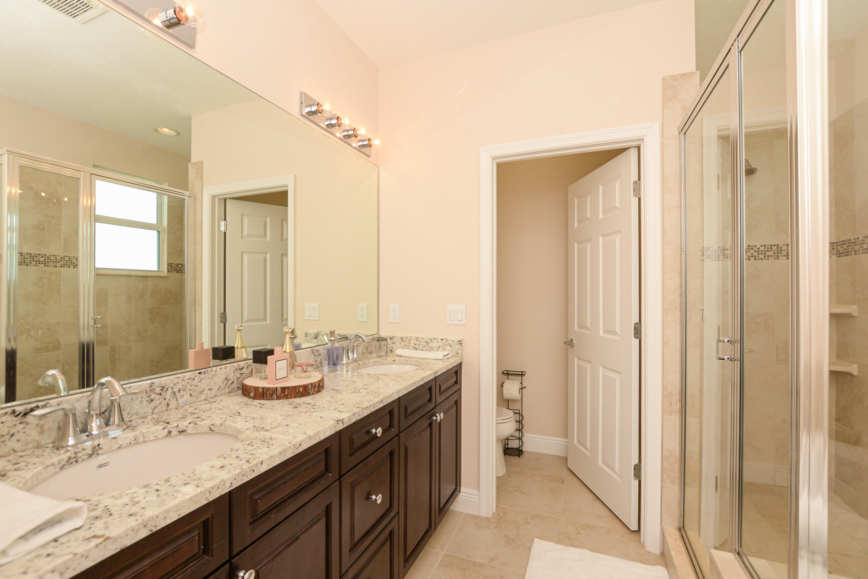 VIZCAYA FALLS PLAT 1 - Residential Lease