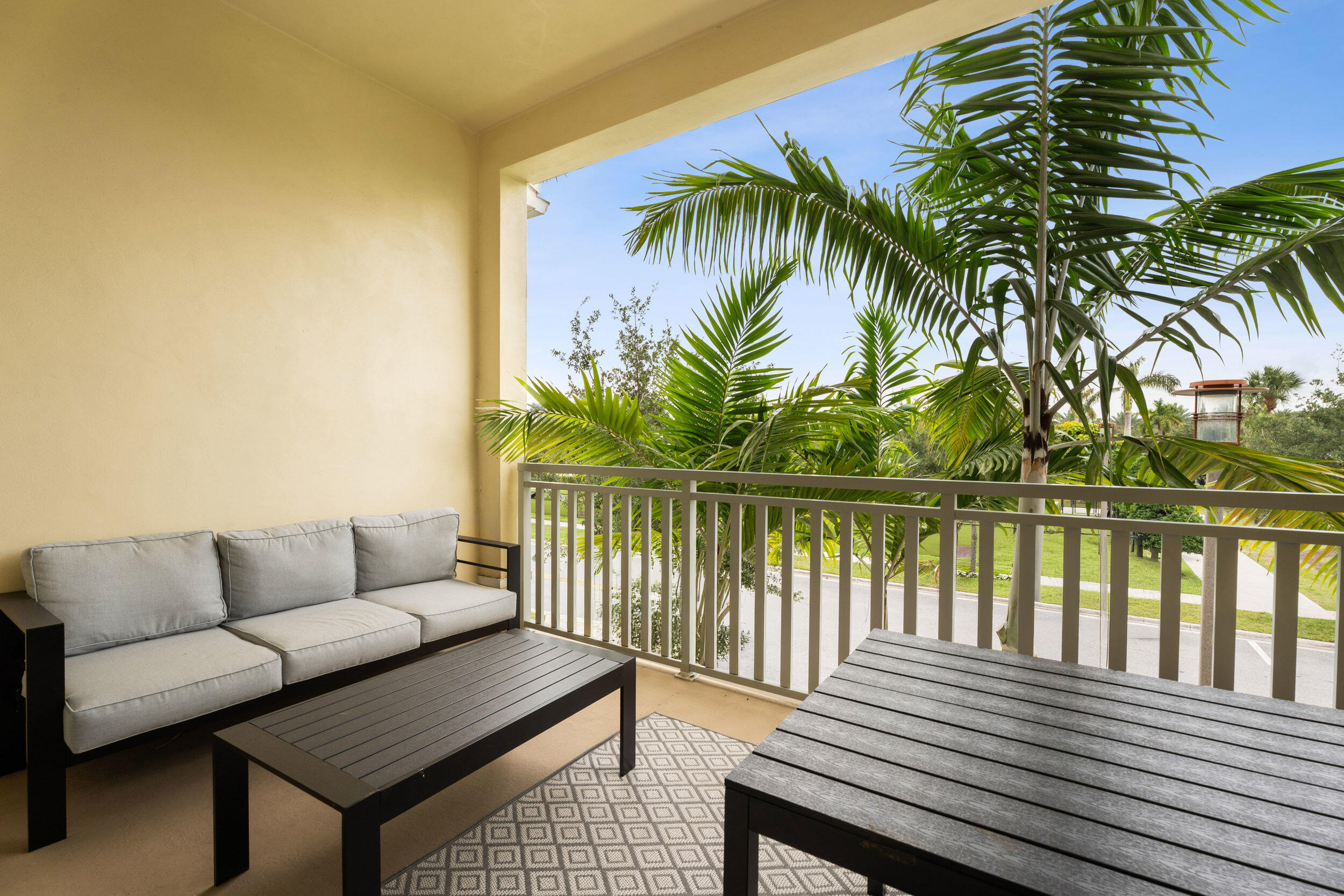 ALTON NEIGHBORHOOD - Residential Lease