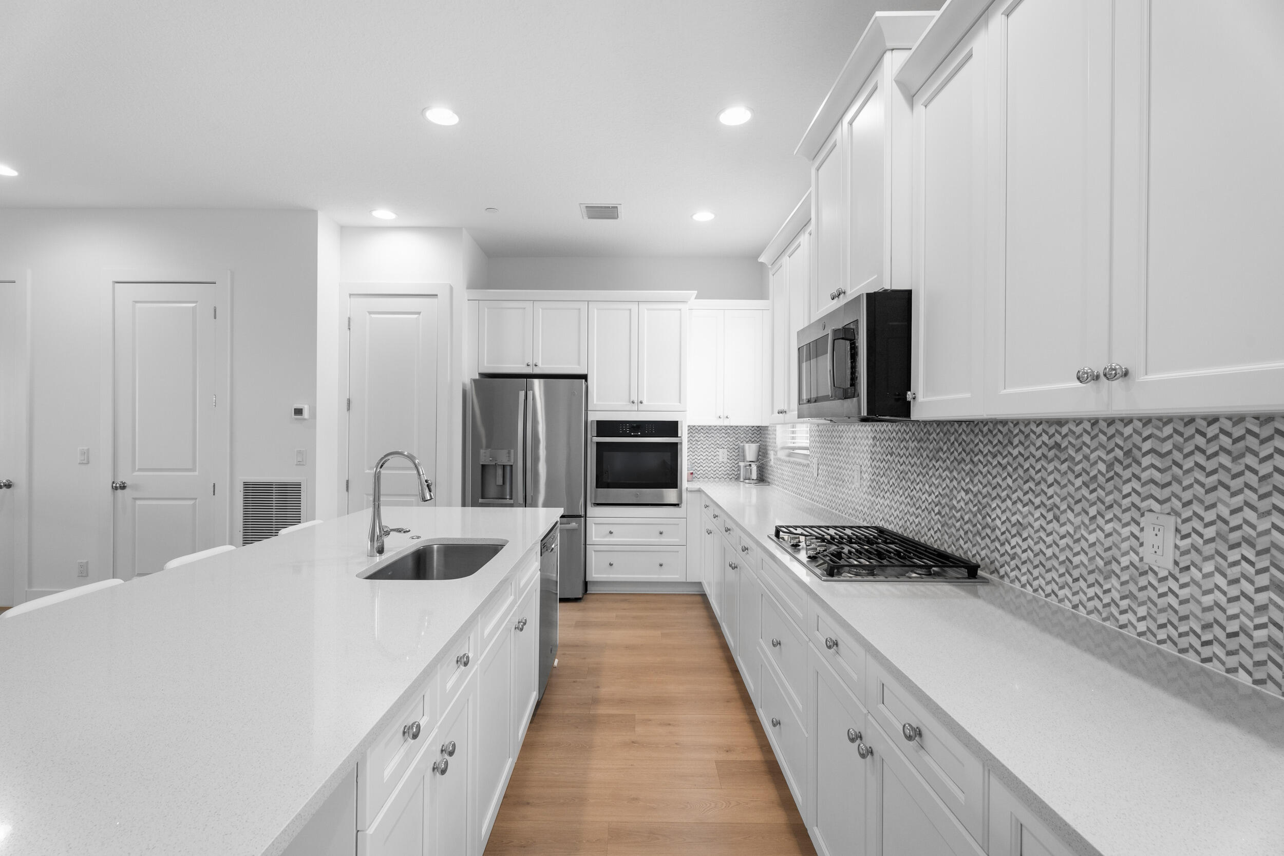 ALTON NEIGHBORHOOD - Residential Lease